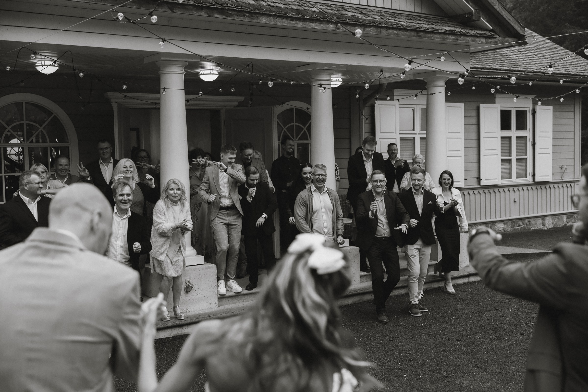 Justė ir Henrikas | Lietingos jaukios vestuvės Palangoje. Vestuvių ir šeimų fotografė Lena Bondarenko / belove photo