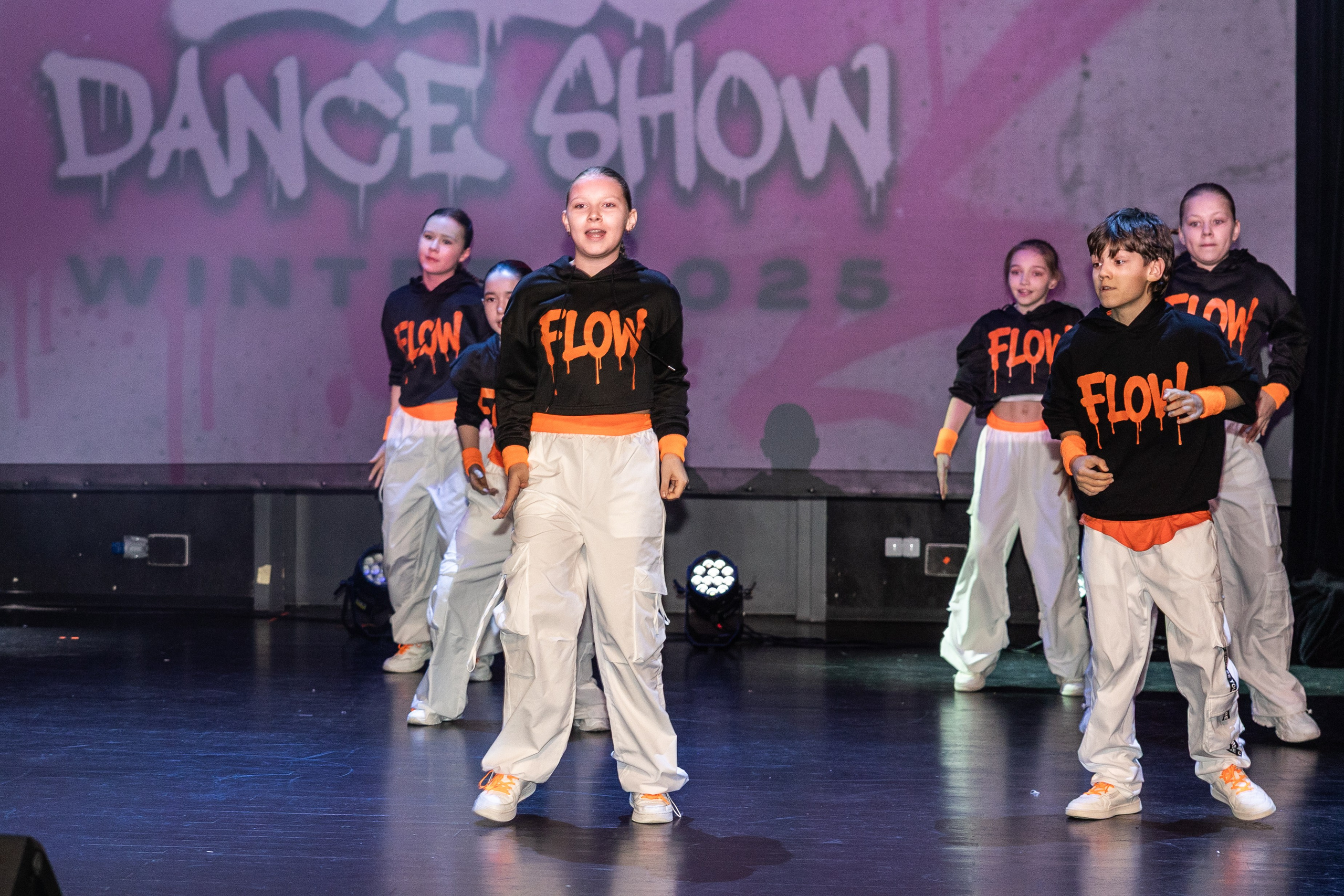 LEO DANCE SHOW WINTER 2025. Семейный и детский фотограф в Варшаве Мила Бобровская