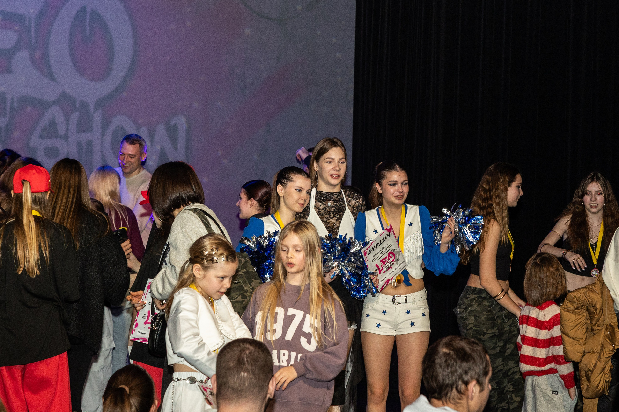 LEO DANCE SHOW WINTER 2025. Семейный и детский фотограф в Варшаве Мила Бобровская