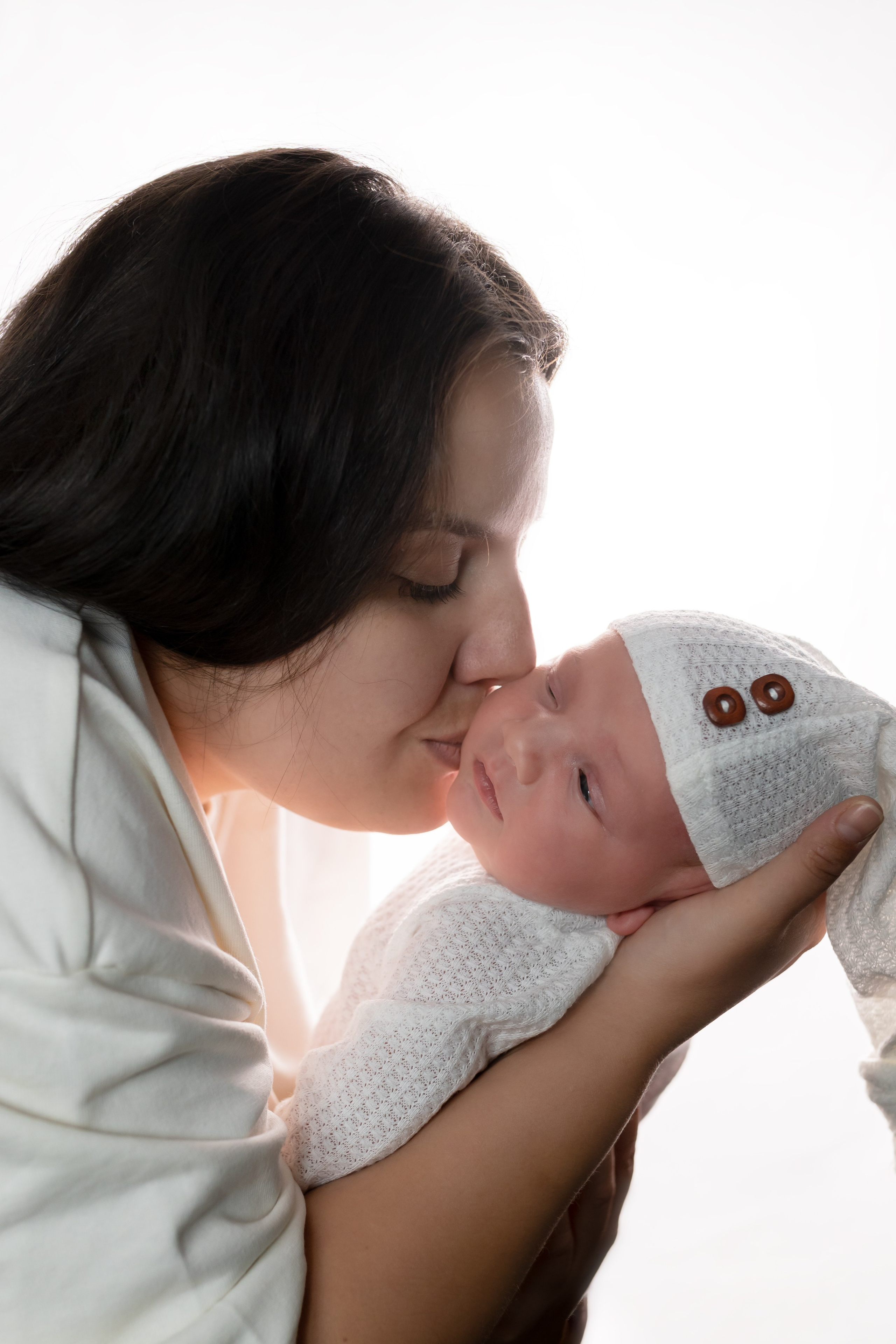 Nou Nascuti/ Newborn. Captured Moments by Olguta Vizauer