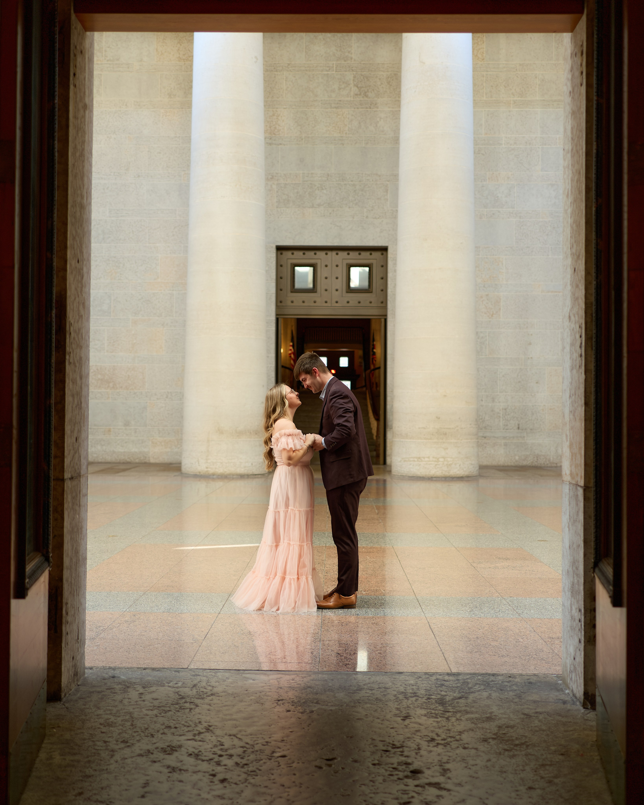 Ohio Statehouse Engagement Photos | Columbus Ohio Photographer