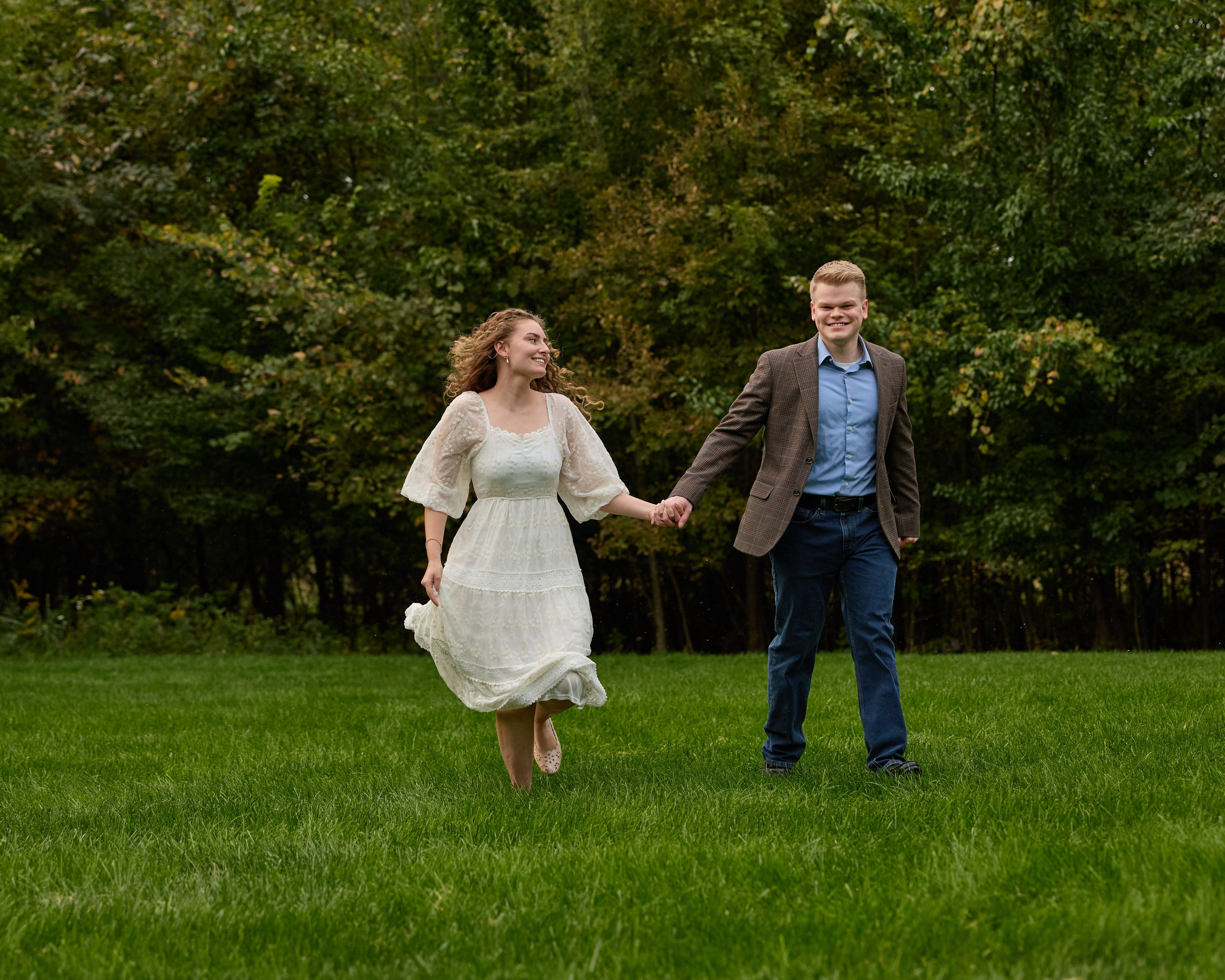 Couples Photoshoot at Swan Lake Event Center | Powell Ohio