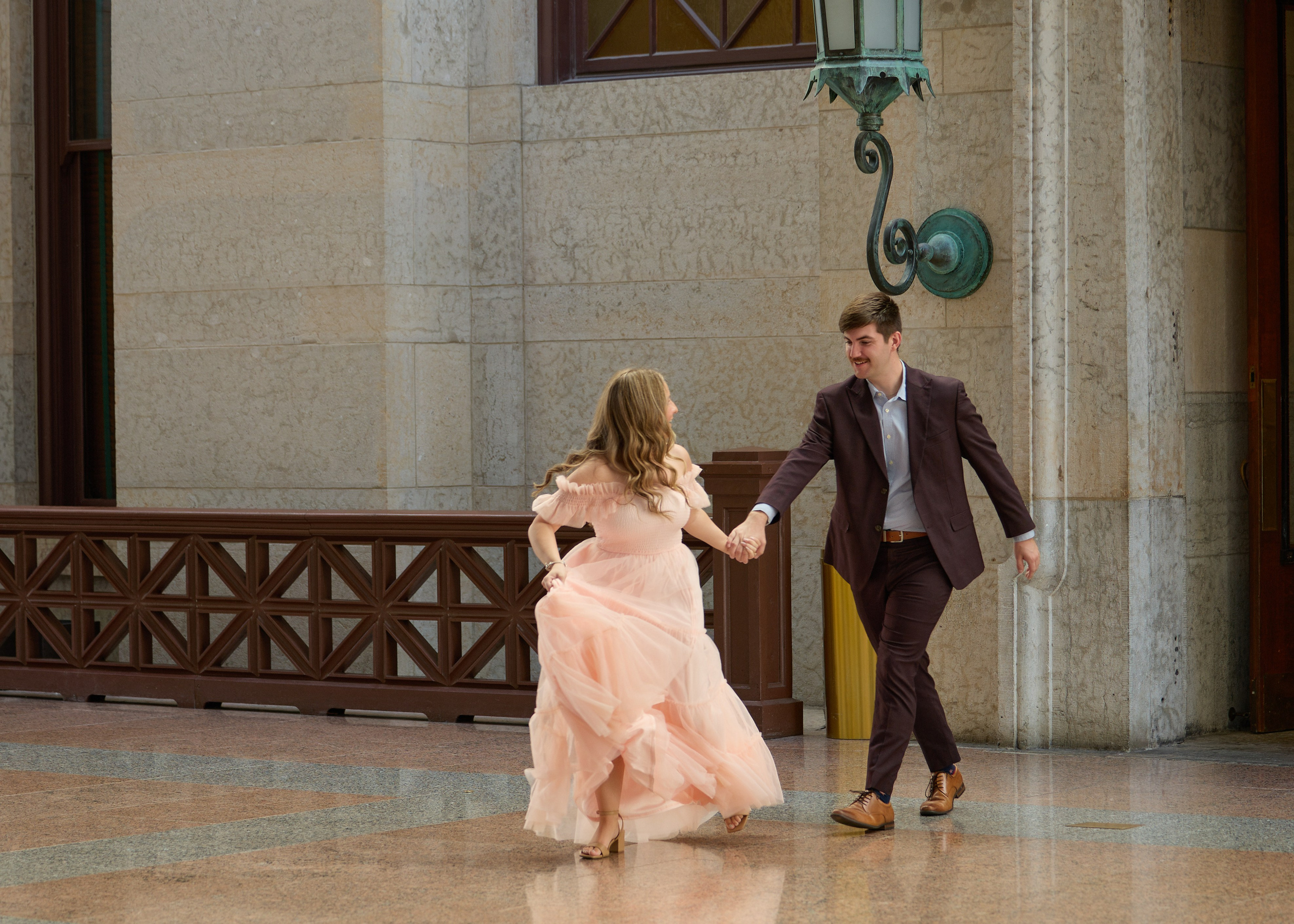 Ohio Statehouse Engagement Photos | Columbus Ohio Photographer