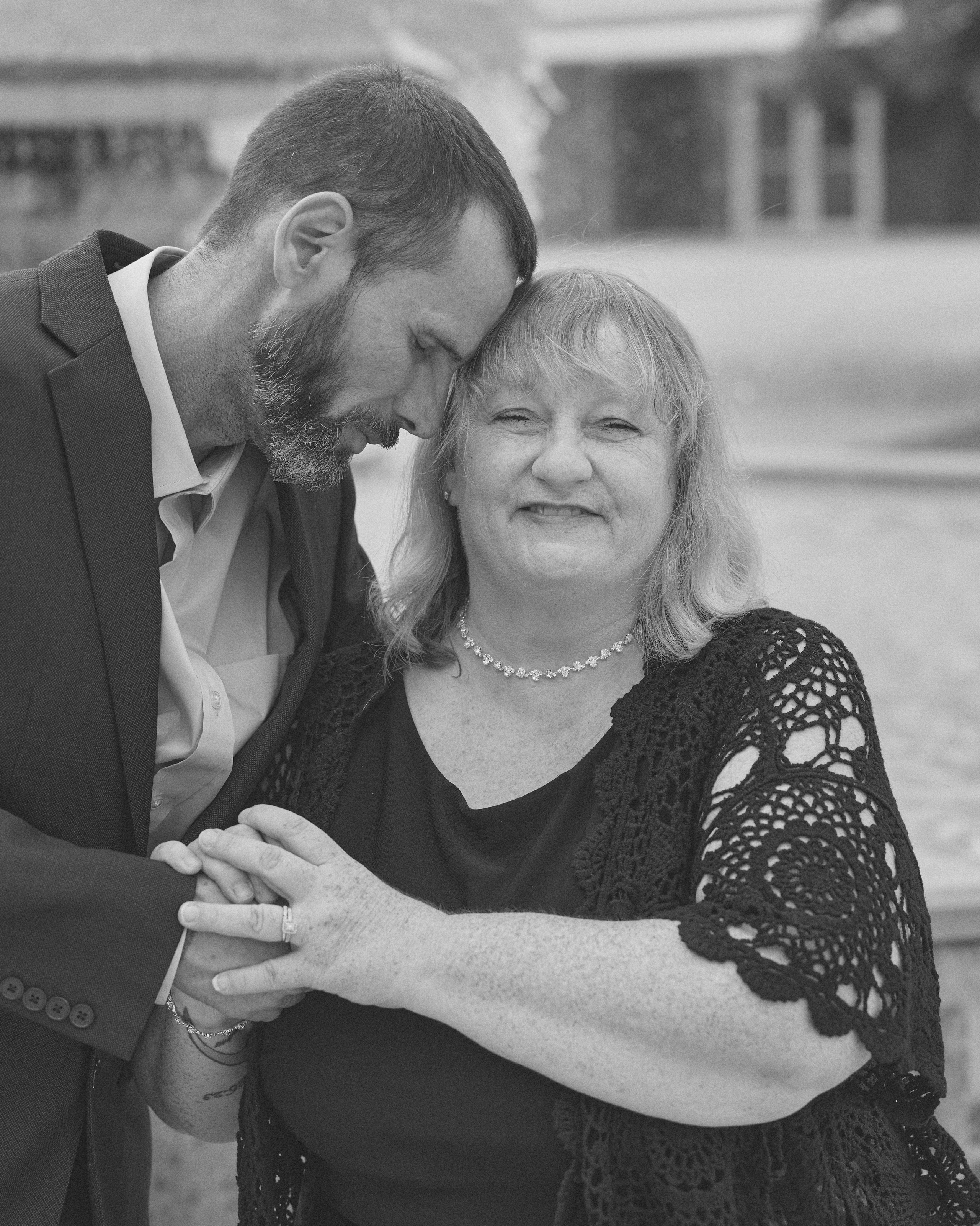 Columbus Ohio Micro Wedding Photographer | Intimate Wedding