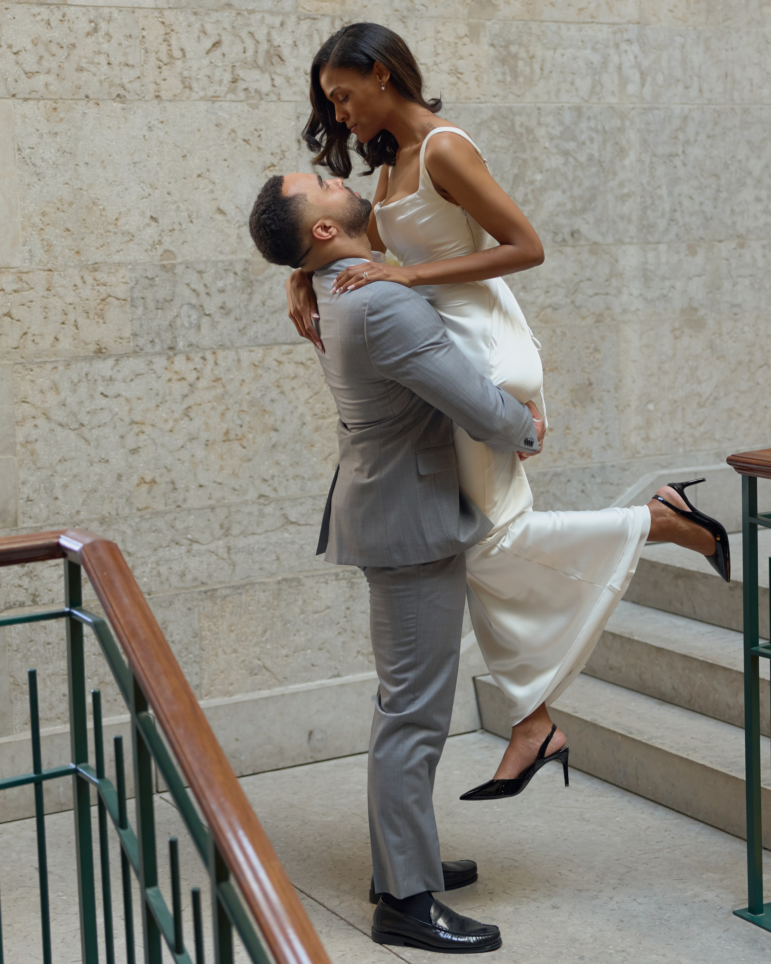 Ohio Statehouse Intimate Wedding | Columbus Ohio Photographer