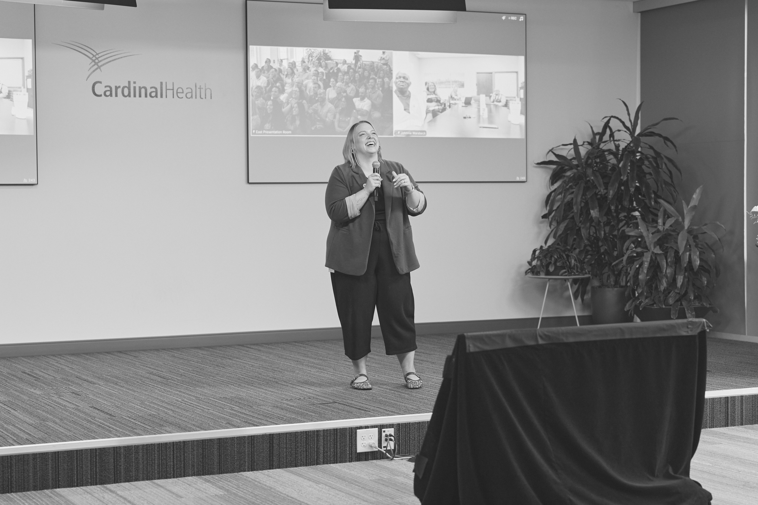 Cardinal Health Event. Columbus Proposal & Wedding Photographer | Kovyphoto