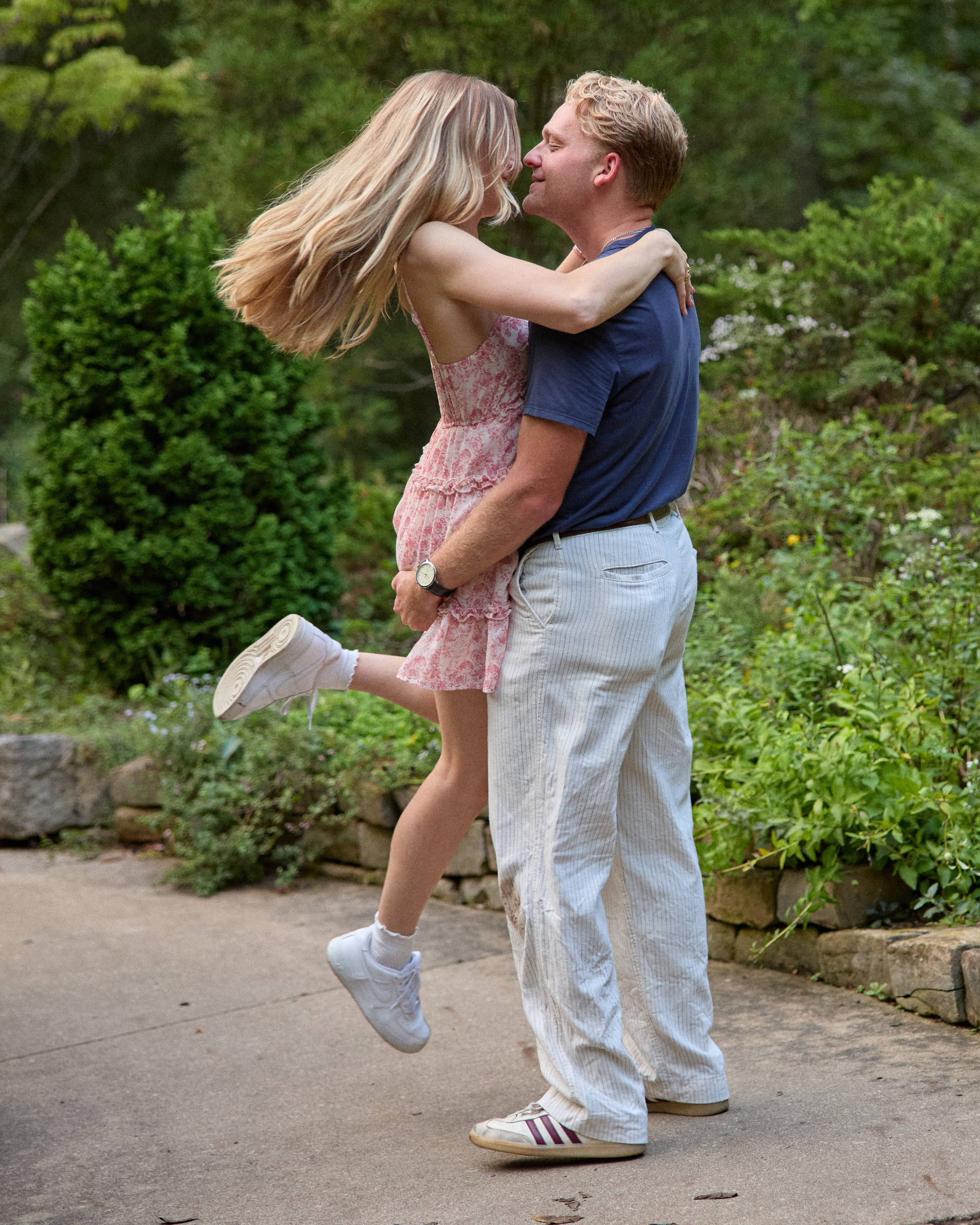 Inniswood Secret Garden Proposal | Columbus Ohio Photographer