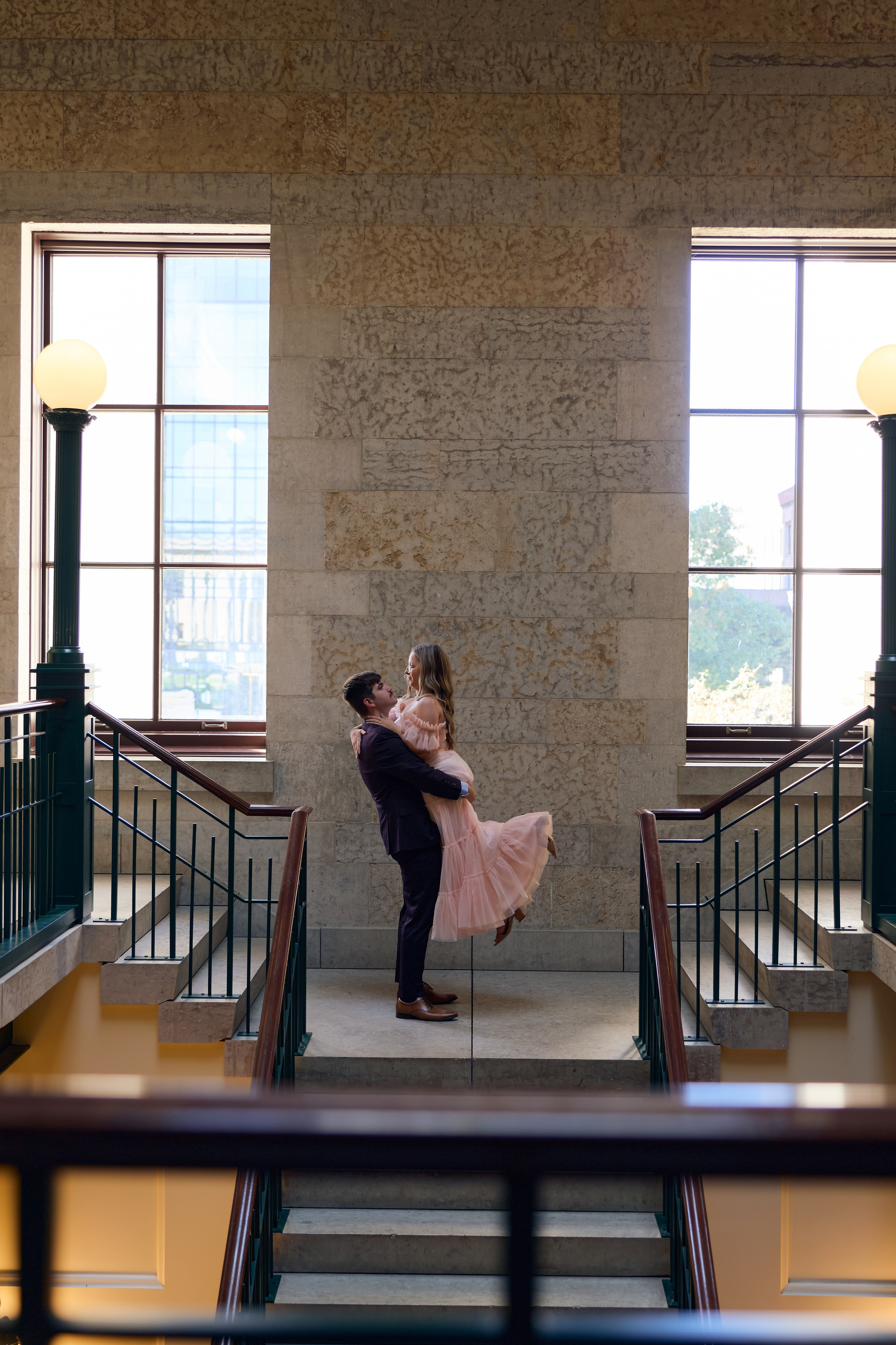 Ohio Statehouse Engagement Photos | Columbus Ohio Photographer
