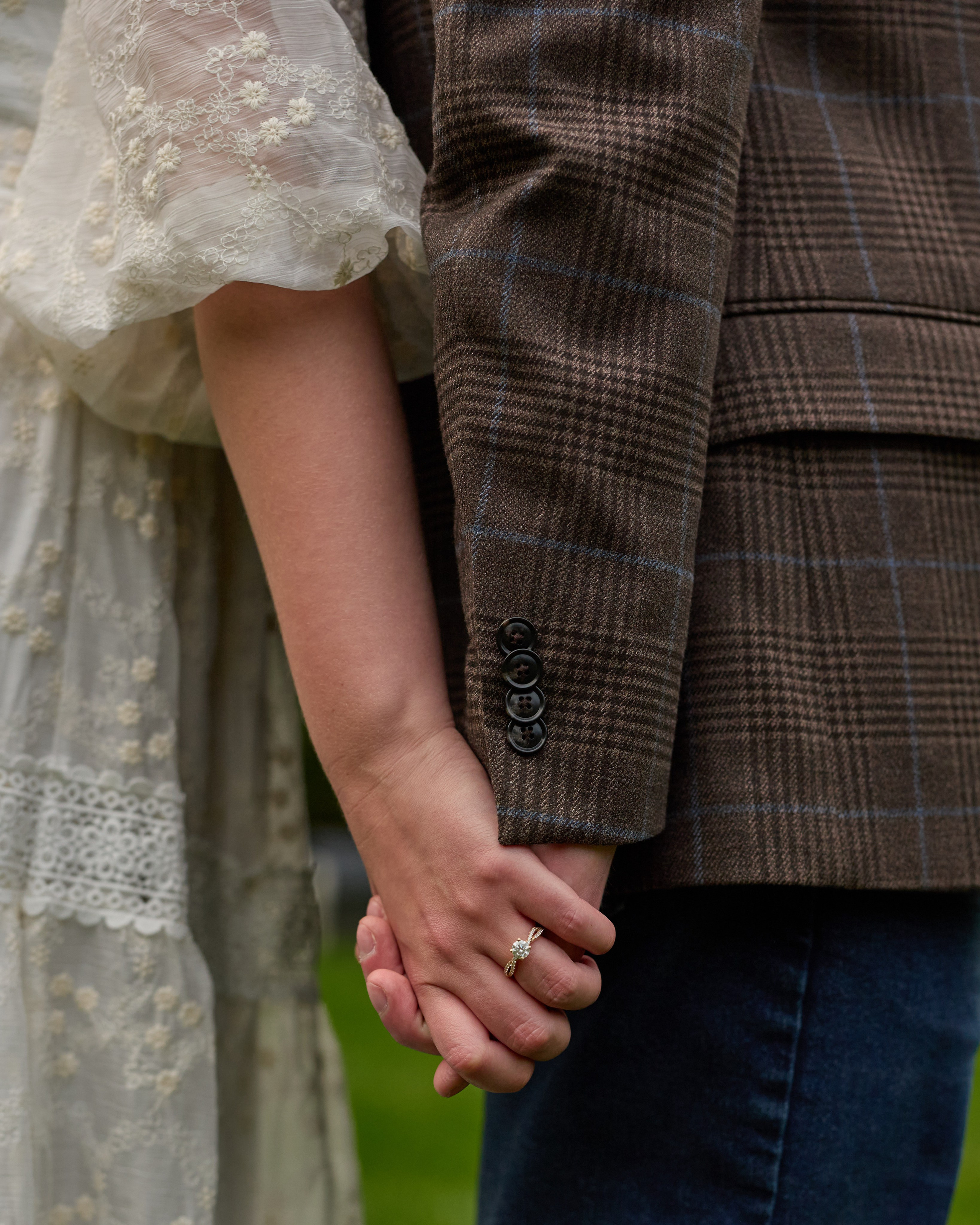 Couples Photoshoot at Swan Lake Event Center | Powell Ohio