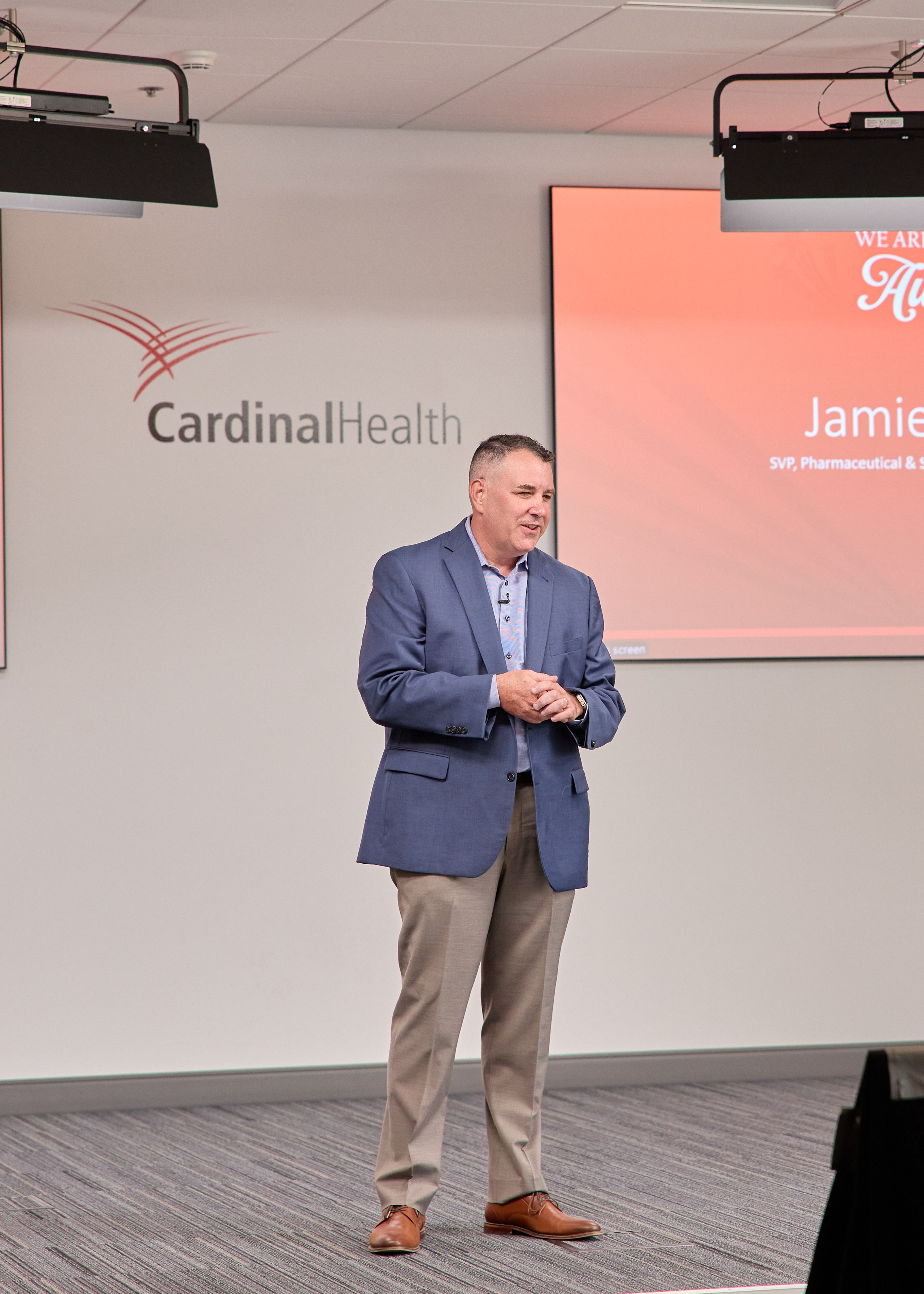 Cardinal Health Event. Columbus Proposal & Wedding Photographer | Kovyphoto