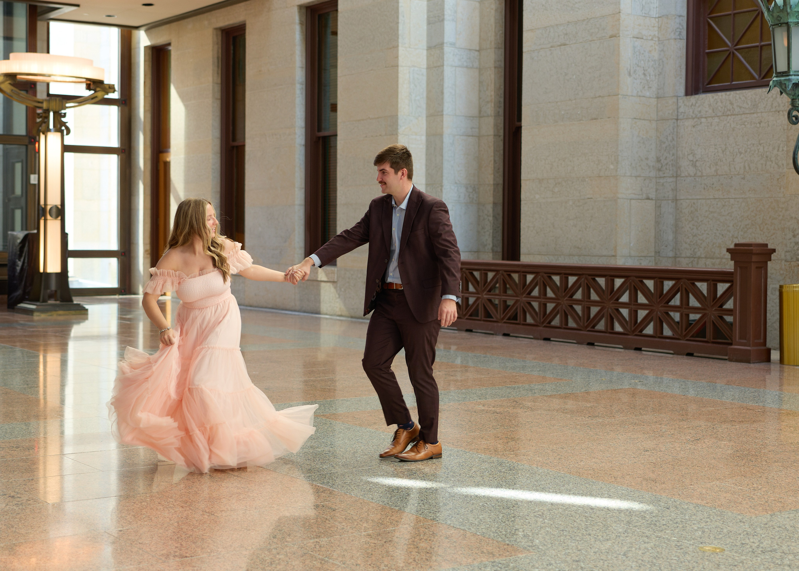 Ohio Statehouse Engagement Photos | Columbus Ohio Photographer