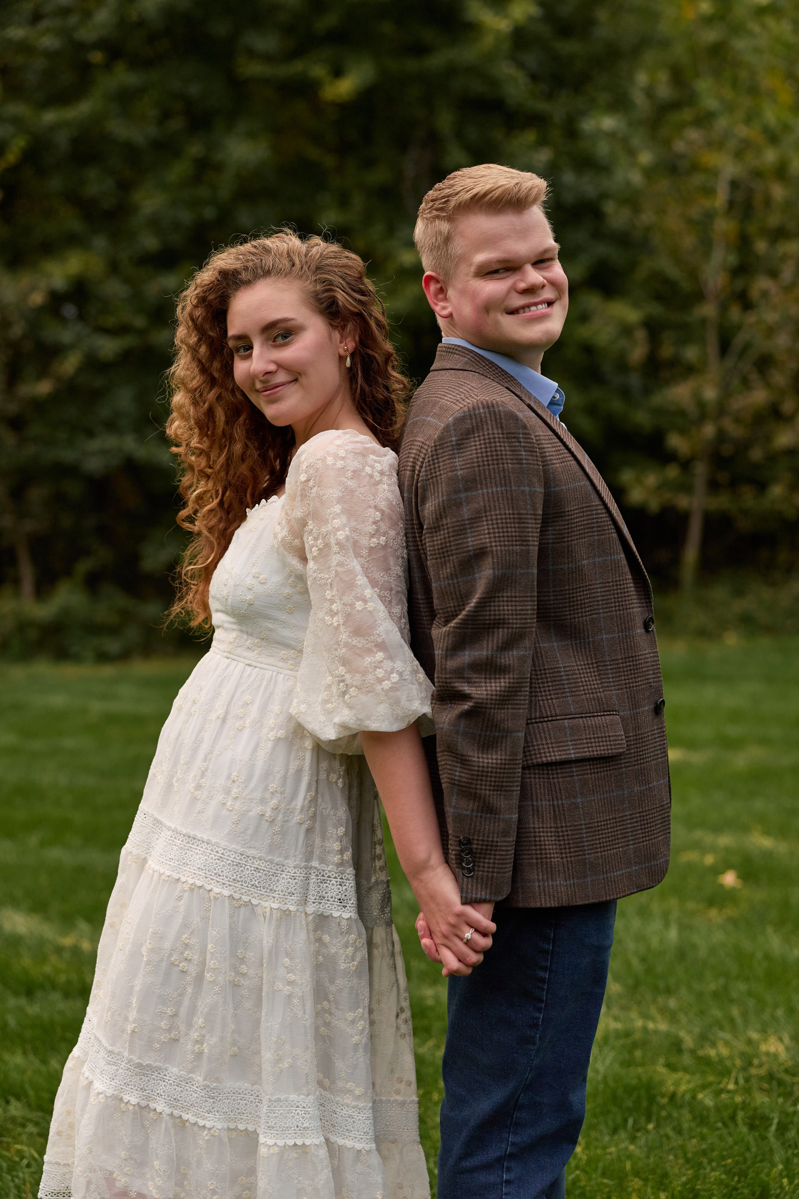 Couples Photoshoot at Swan Lake Event Center | Powell Ohio