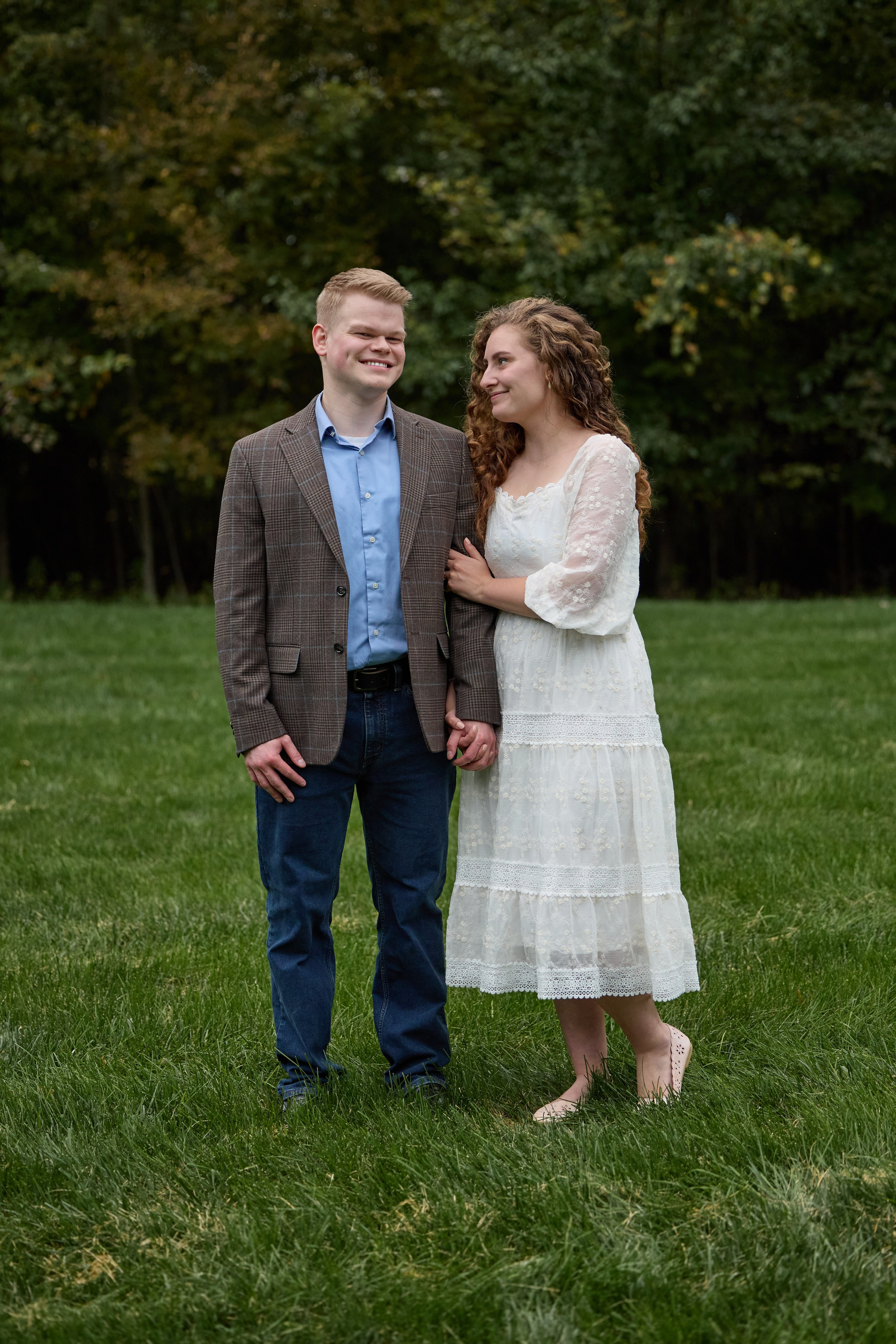 Couples Photoshoot at Swan Lake Event Center | Powell Ohio