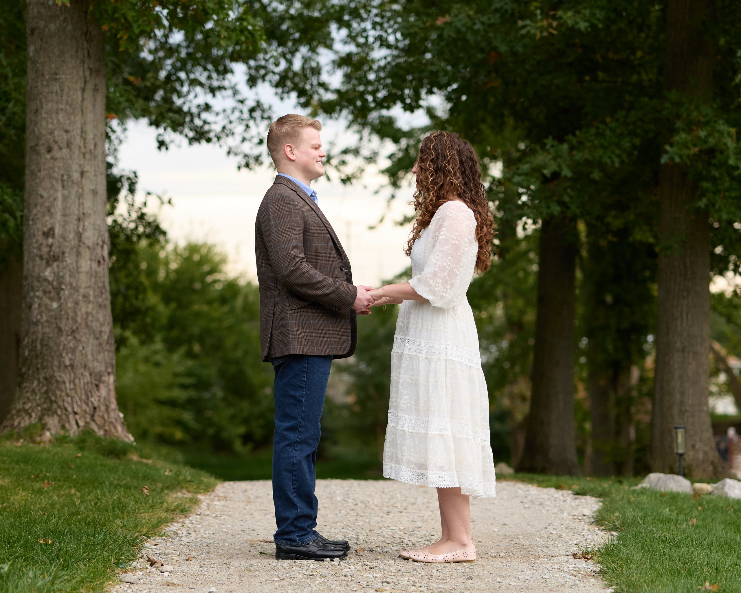 Couples Photoshoot at Swan Lake Event Center | Powell Ohio