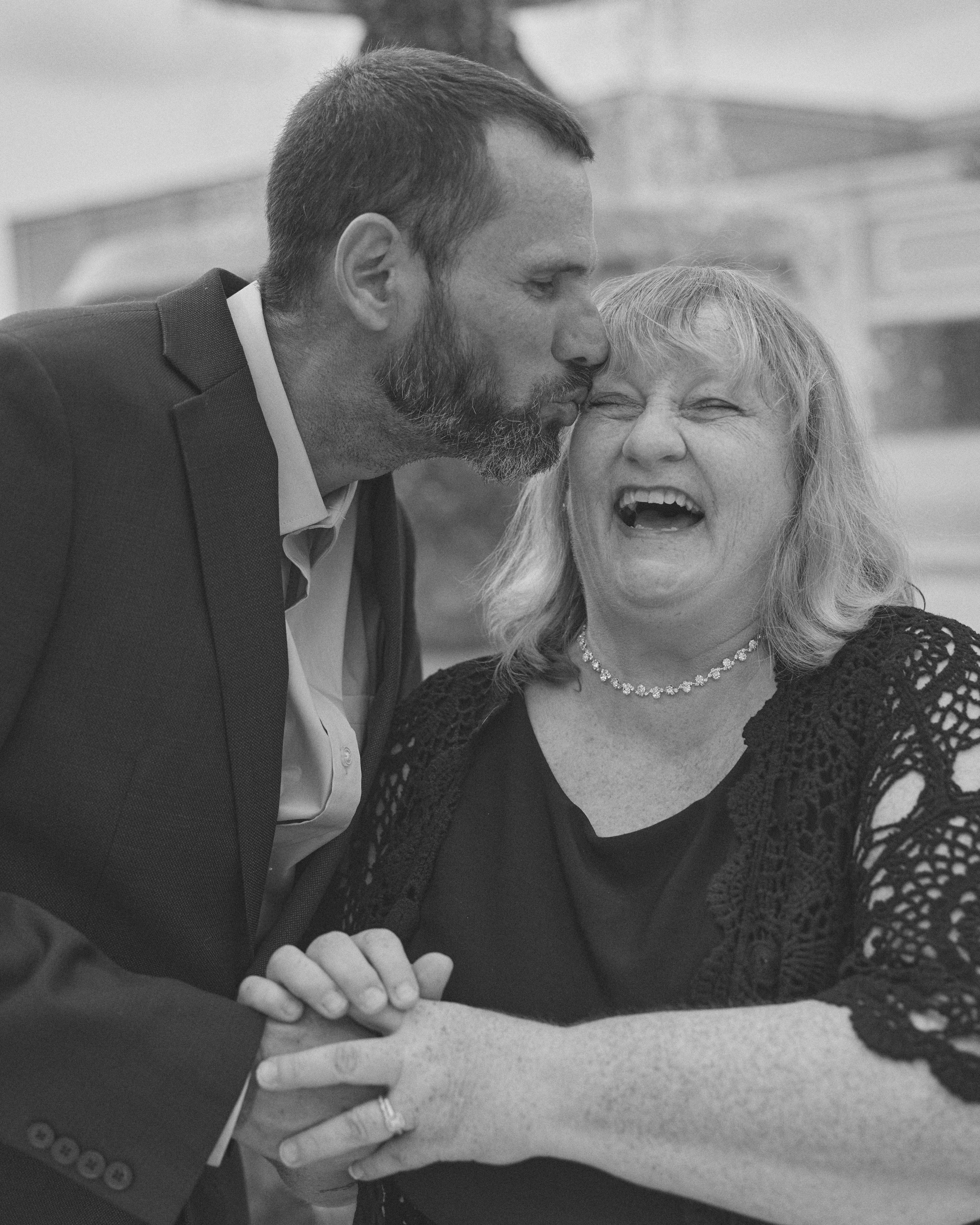 Jodi & Charles Сity hall ceremonies +Photoshoot afterward, Columbus. Columbus Proposal & Wedding Photographer | Kovyphoto