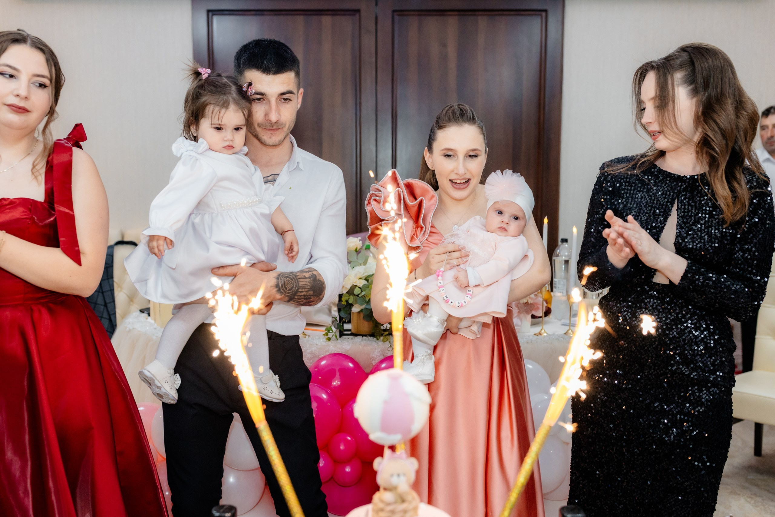 fotograf botez Miruna Parascheva, fotografie botez Botoșani, fotograf Alin Chirilă, amintiri botez, fotografii botez, botez Miruna Parascheva, fotograf copii, fotografie botez în Botoșani-alt="botez Miruna Parascheva, fotografie botez Alin Chirilă, amintiri botez, fotografii emoționante botez Botoșani"-- fotografii-botez-bebelus- amintiri-botez-micuț- moment-sfânt-crestinare- fotografie-emotionanta-botez- detalii-botez-bebelusi- parinti-fericiti-la-botez- fotograf-botez-profesionist- botez-in-biserica-ortodoxa- micuț-botezat-cu-emoție- zâmbete-și-lacrimi-la-botez- bebeluș-la-cristelniță- decor-botez-colorat- botez-cu-dragoste-și-credință- emotie-pura-la-botez- fotograf-botez-botosani- botez-iasi-suceava-fotograf- amintiri-nepretuite-botez