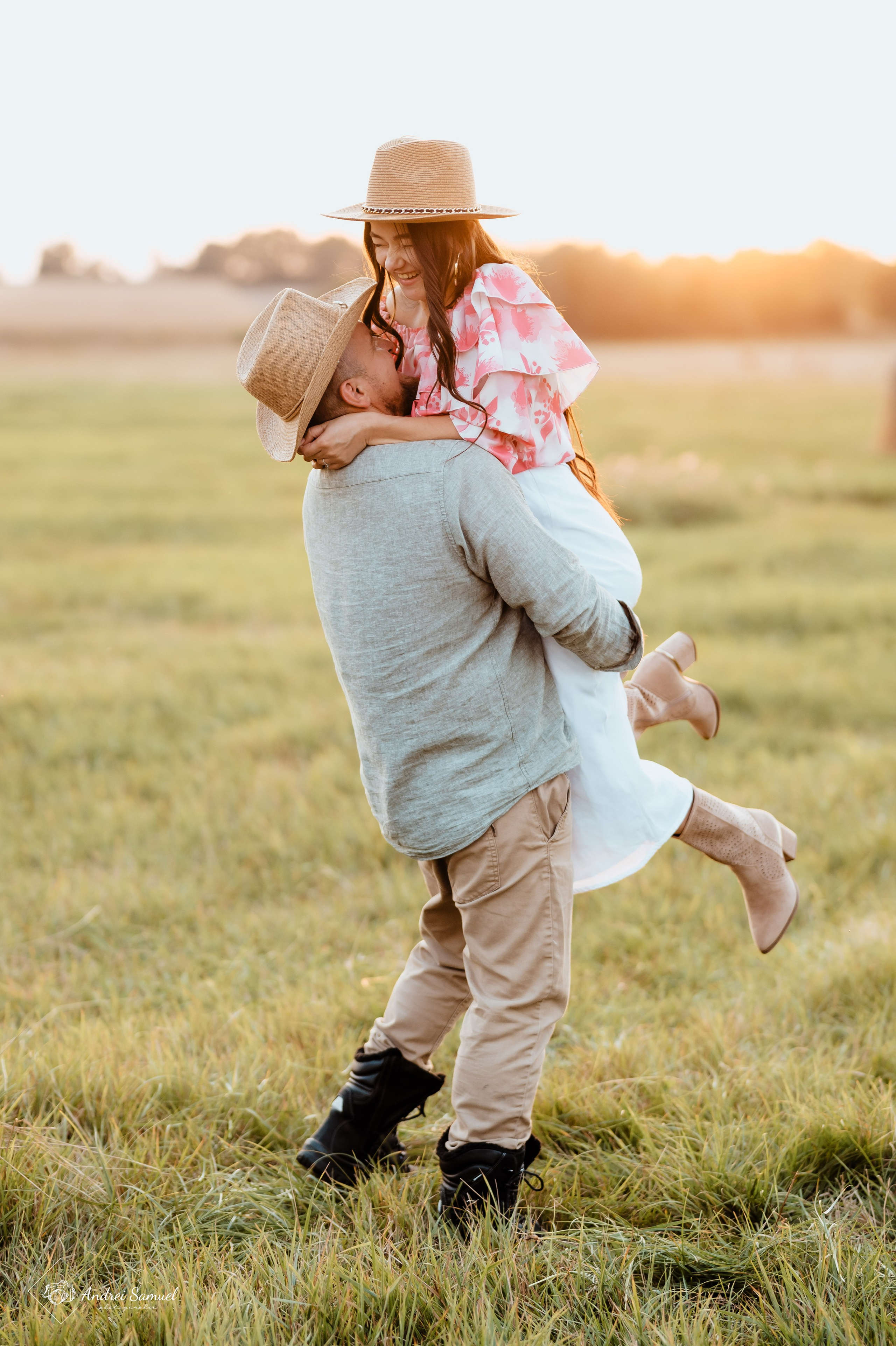 Ema & Vlad. Andrei Samuel – Fotograf București | Evenimente, Studio, Imobiliare, Produs