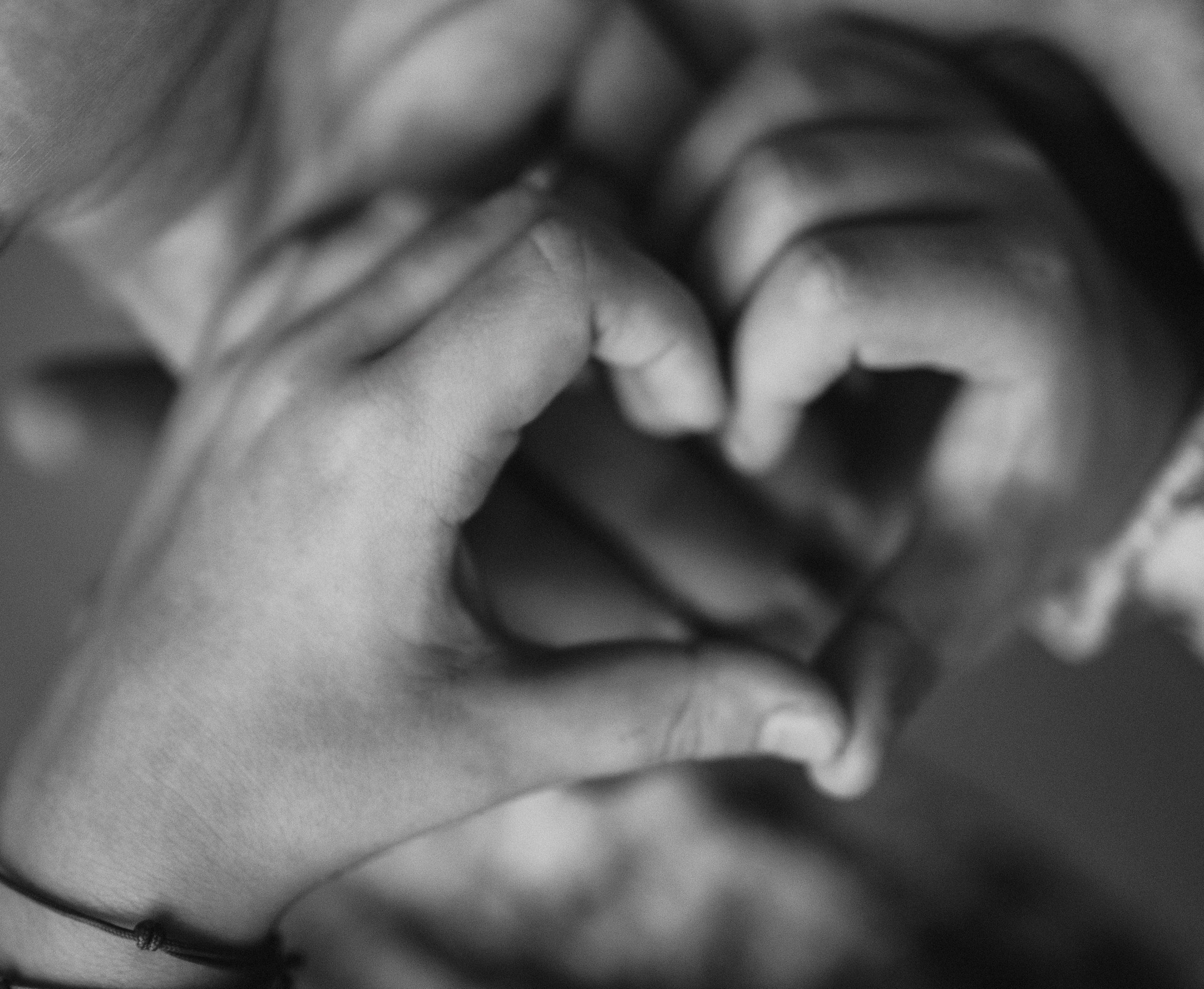 Ședință foto de Crăciun acasă, Amara și Ionuț. Fotograf de familie în Oradea Katsiaryna Ciortan