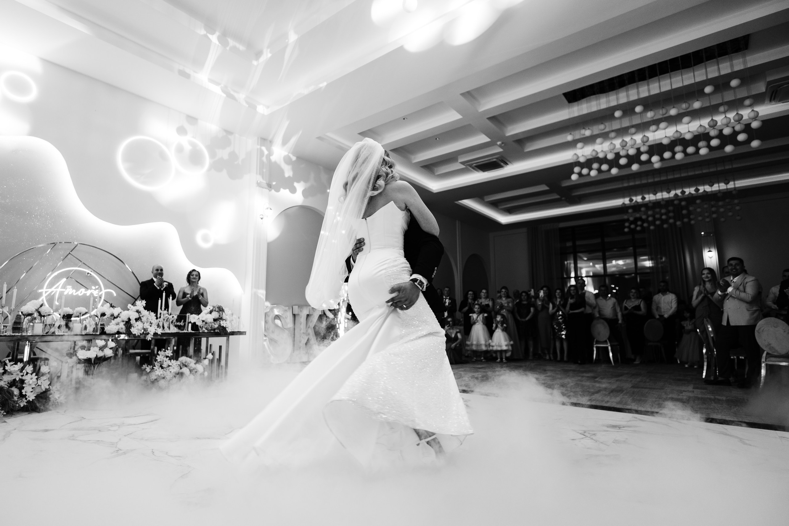 Delia & Paul. Ionut Cimpoes FOTOGRAF