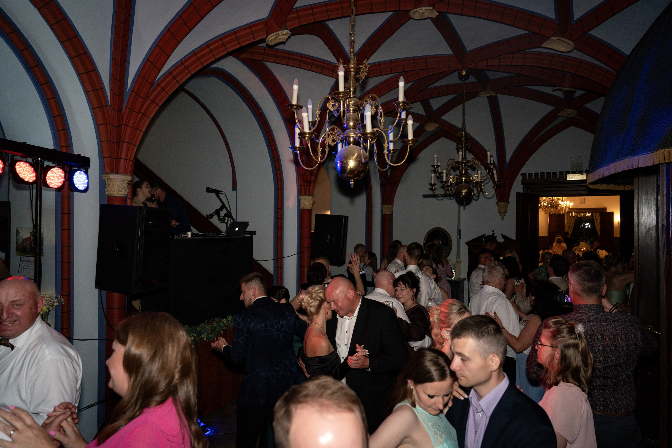 E&N: Zamek w Rzucewie. SL Wedding Photo — Editorial, Elegant & Timeless Wedding Photography in Poland and Across Europe