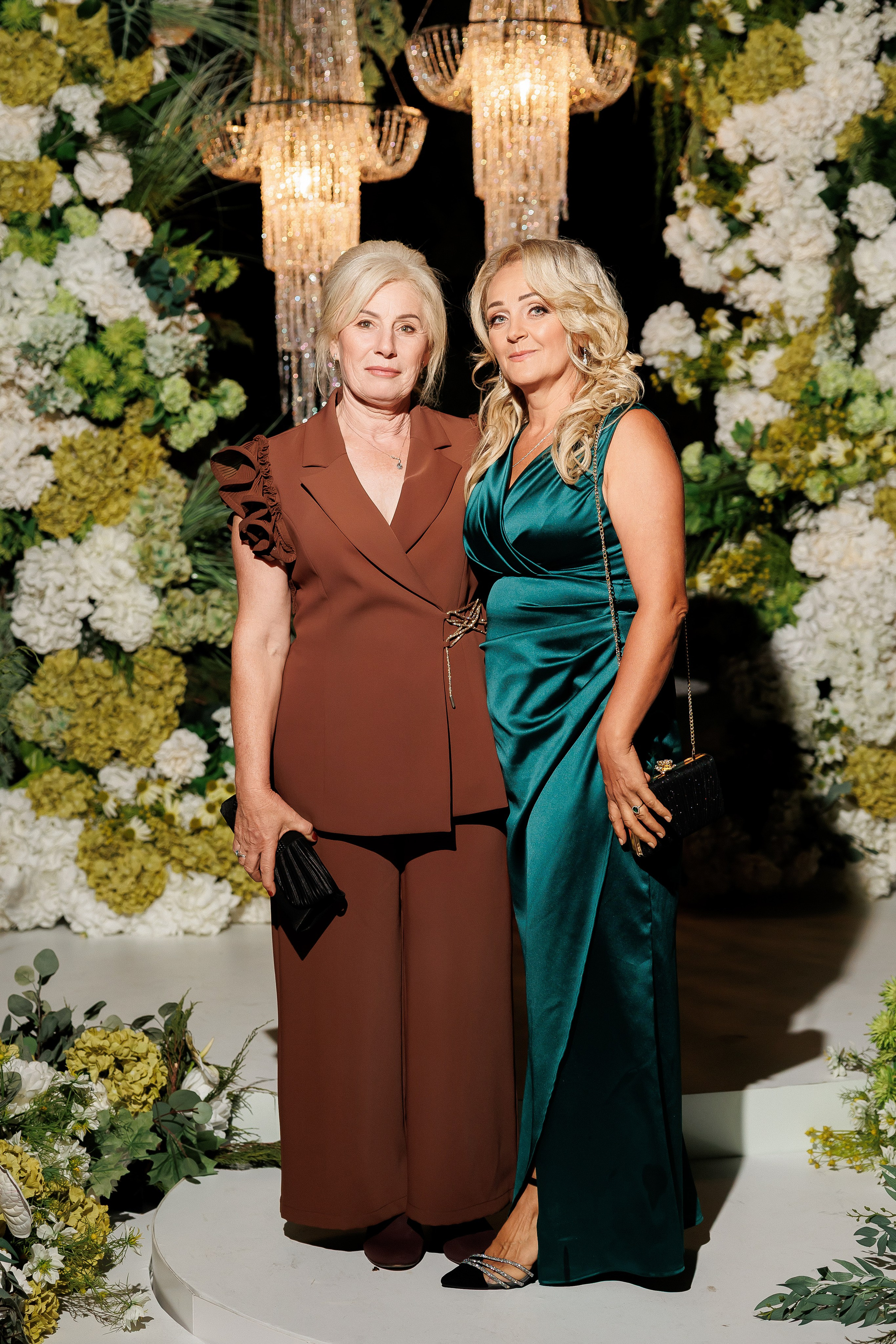 Eugen & Livia — Grand Elysee — Wedding Day. Servicii Foto și Video 067188353