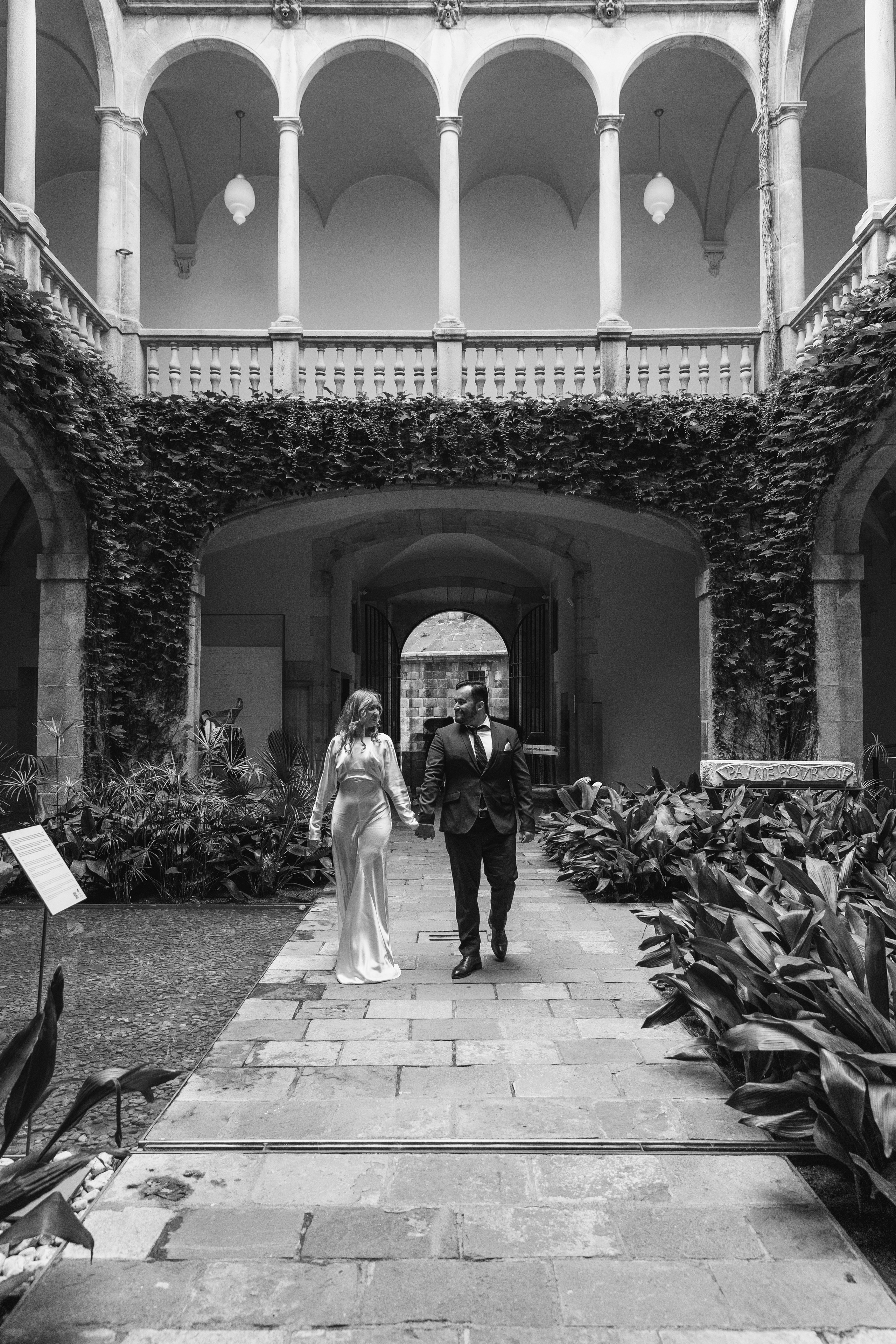 Wedding in Barcelona | Elegant Destination Wedding Photography & Videography. Wedding Stories — Professional Wedding Photography & Videography in Germany, Italy, Spain & all across Europe