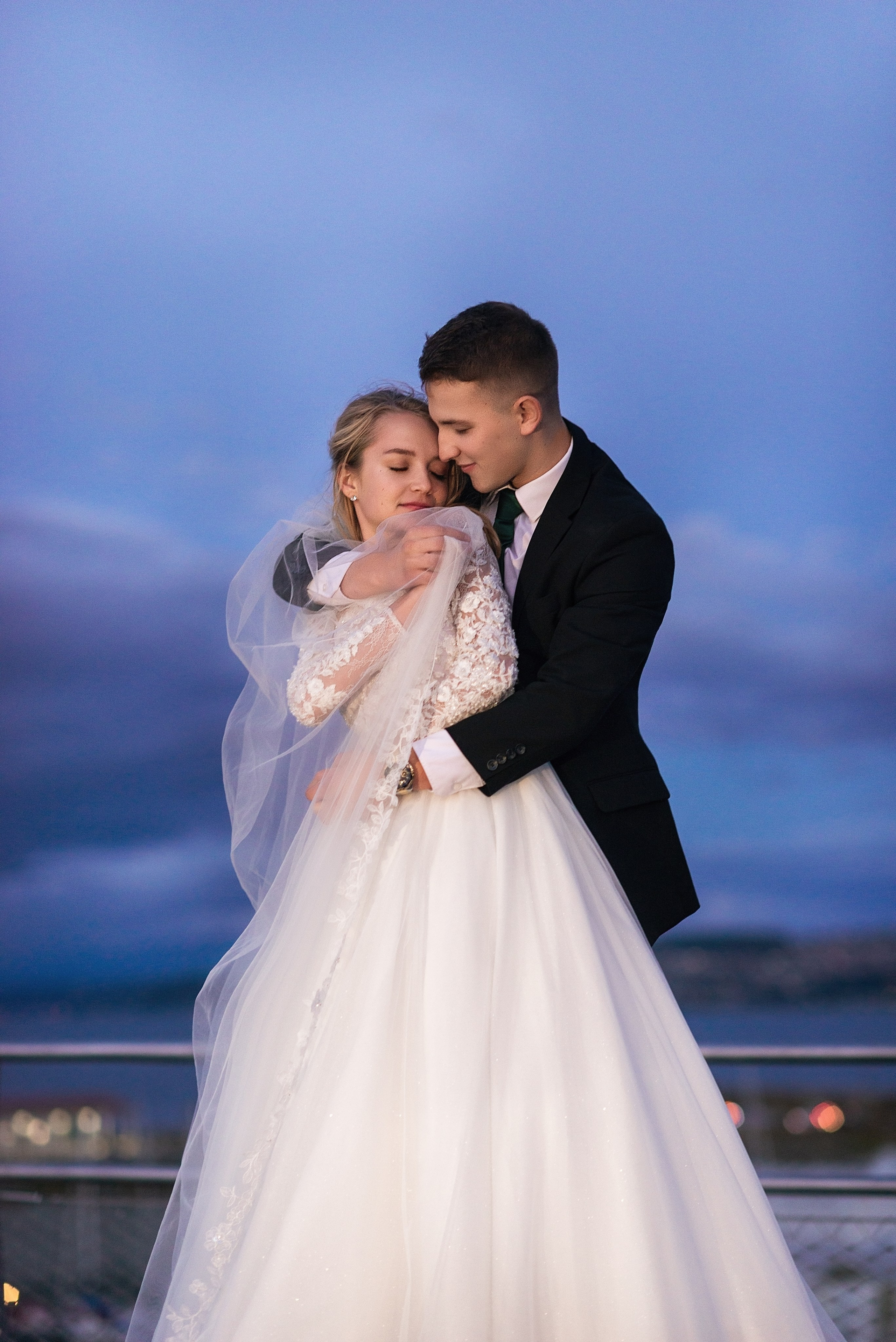 Weddings. Wedding & family photography in Seattle area. Helen Michelle photographer