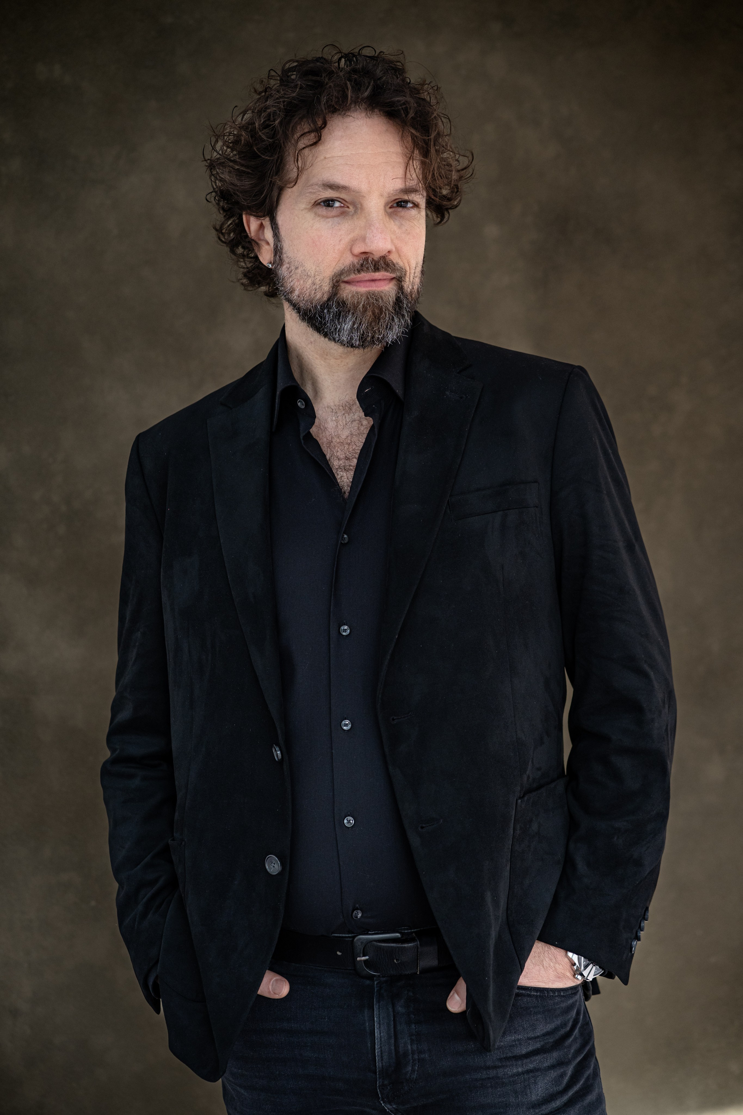 MIRKO ROSCHKOWSKI. Portrait photographer in Germany and all over Europe Mischa Blank