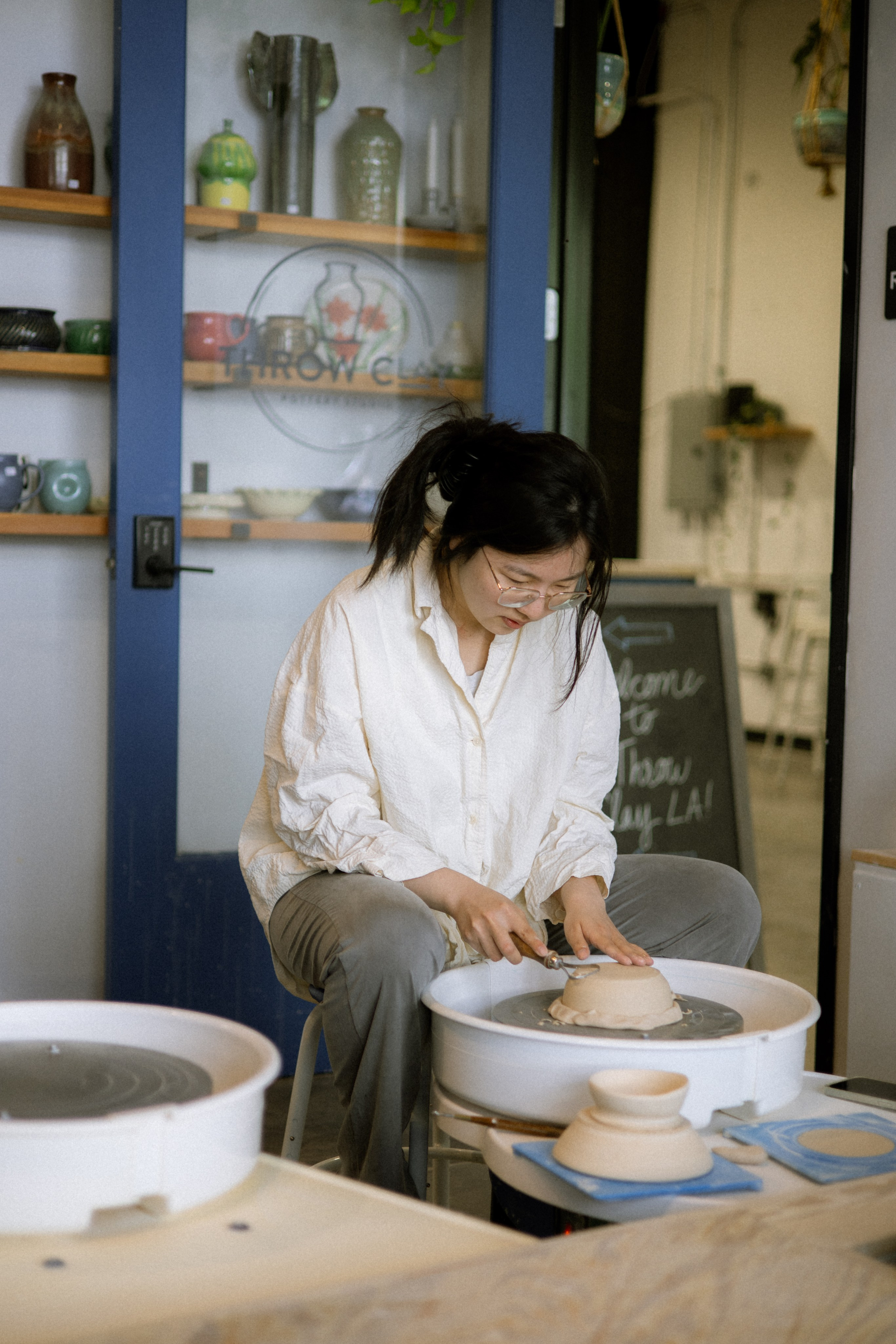 Pottery Studio Session | Throw Clay LA Studio. Photographer in Los Angeles. Julia Ishmuratova