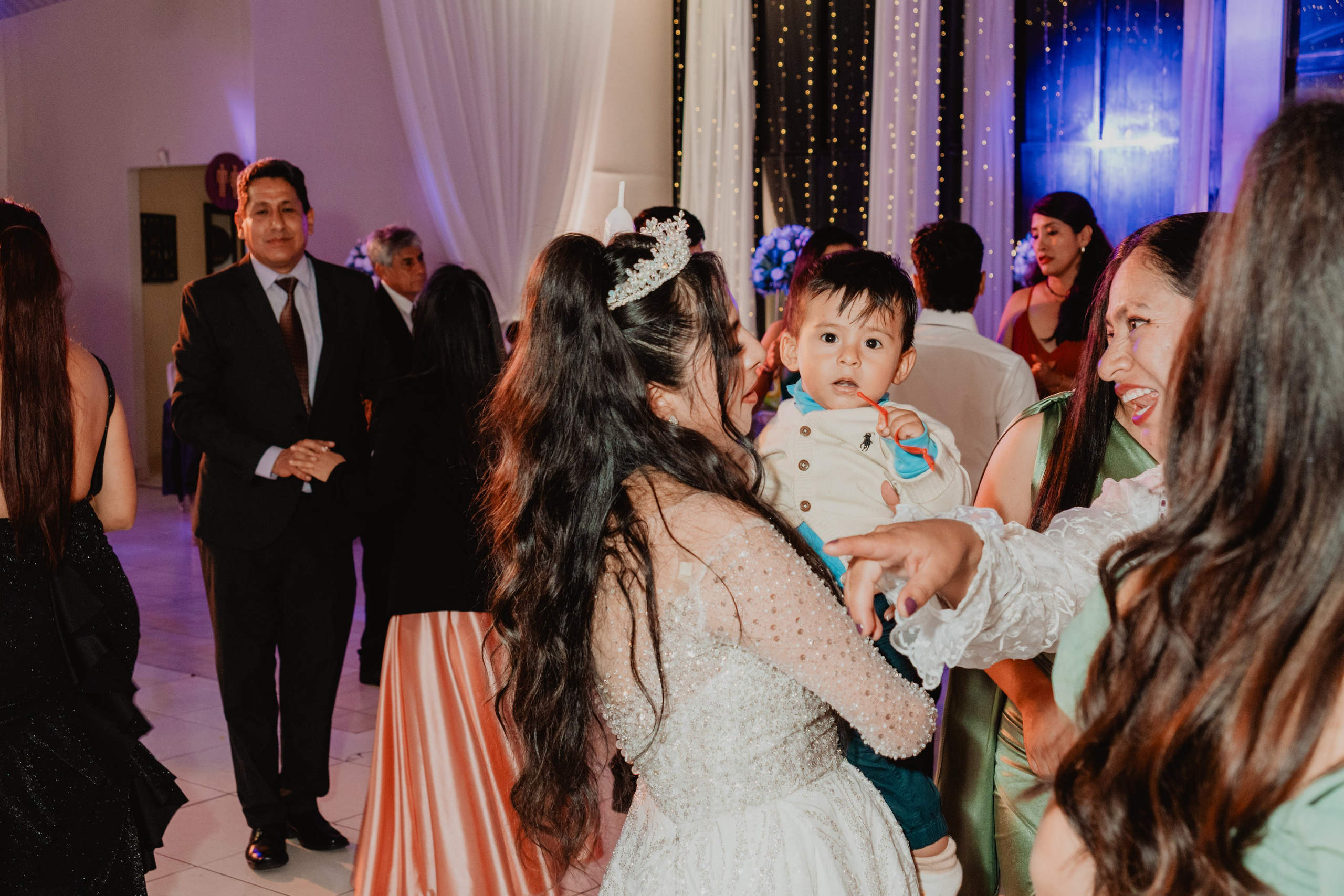 FERNANDO + MARIBEL | BODA RELIGIOSA. Studio KVTA | Fotografía y Video de Bodas en Arequipa