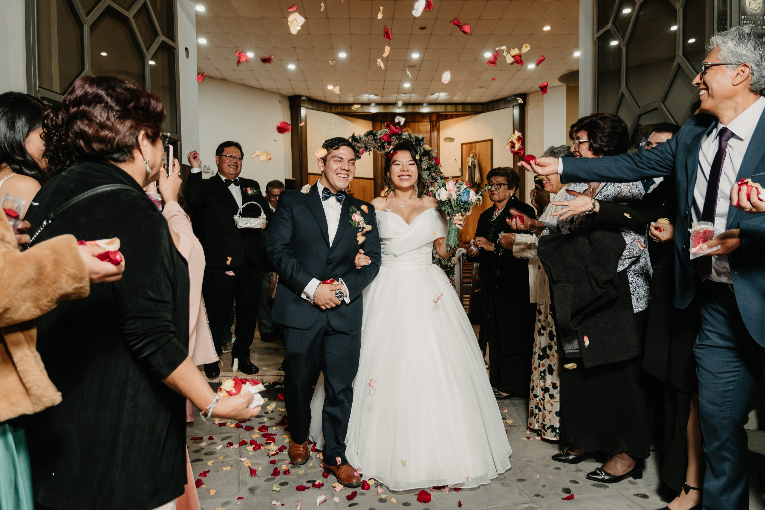 ALEJANDRA + RODRIGO BODA RELIGIOSA. Studio KVTA | Fotografía y Video de Bodas en Arequipa