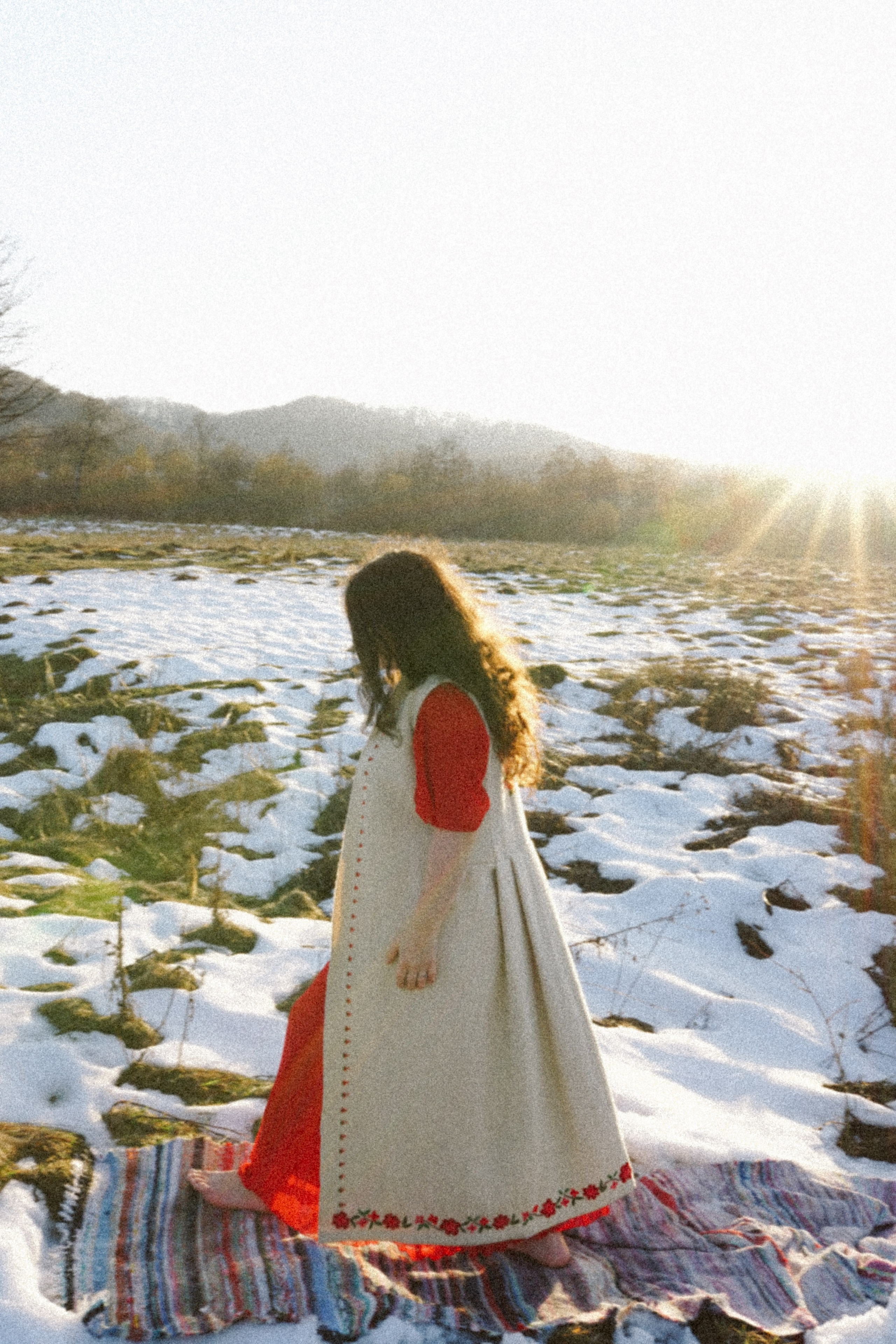 Mărțișorul x Mes Amis: O Poveste de Primăvară | Mădălina Beda. Madalina Beda- Artist vizual, fotograf, doula la nastere, consultant babywearing Brasov si in toata tara