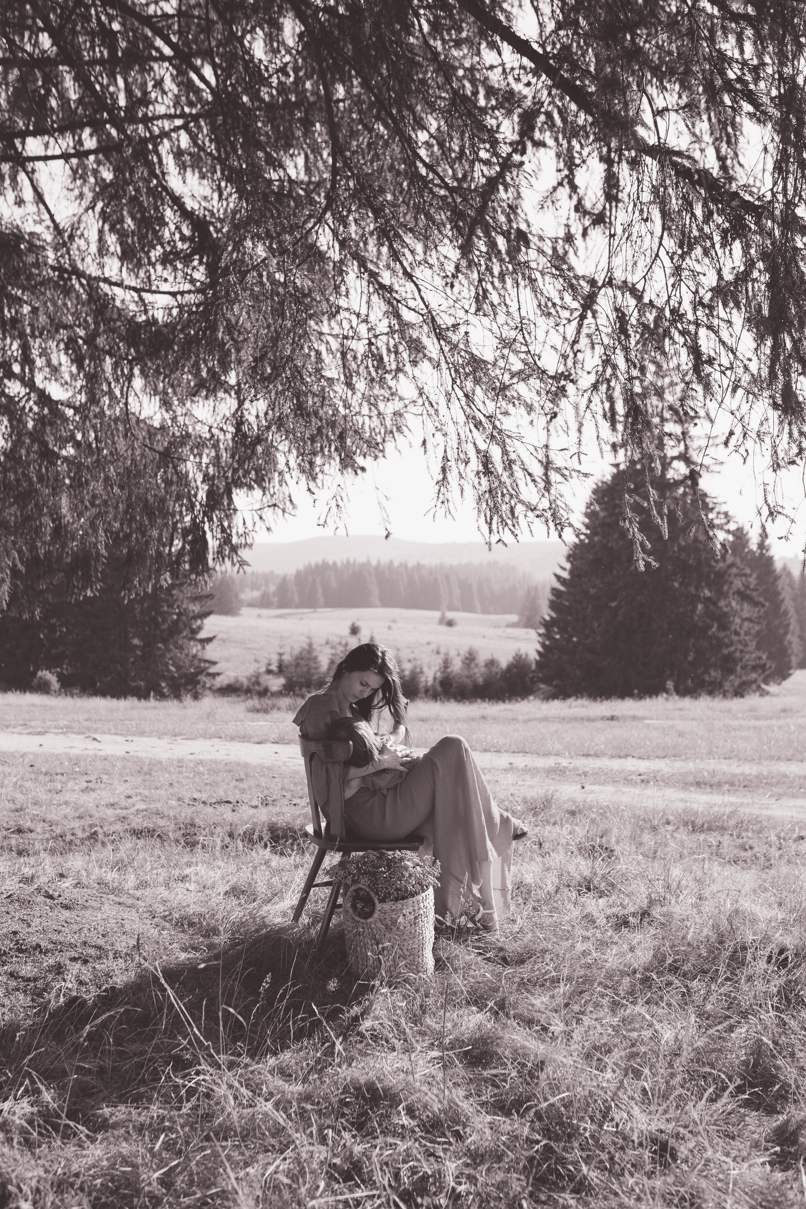 Mother Earth: Proiect de Fotografie Maternitate | Mădălina Beda. Madalina Beda- Artist vizual, fotograf, doula la nastere, consultant babywearing Brasov si in toata tara