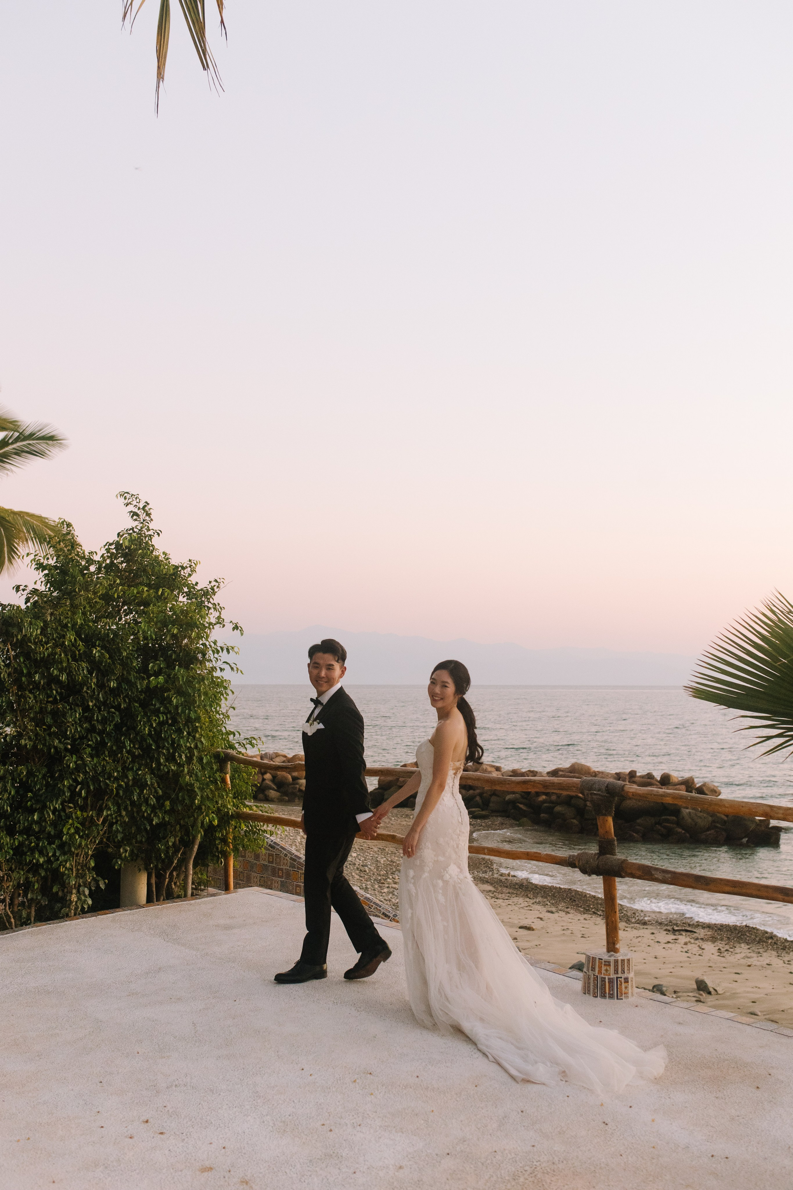 Martoca Beach Garden. Wedding photographer Mexico Sayulita Puerto Vallarta Punta Mita Cabo