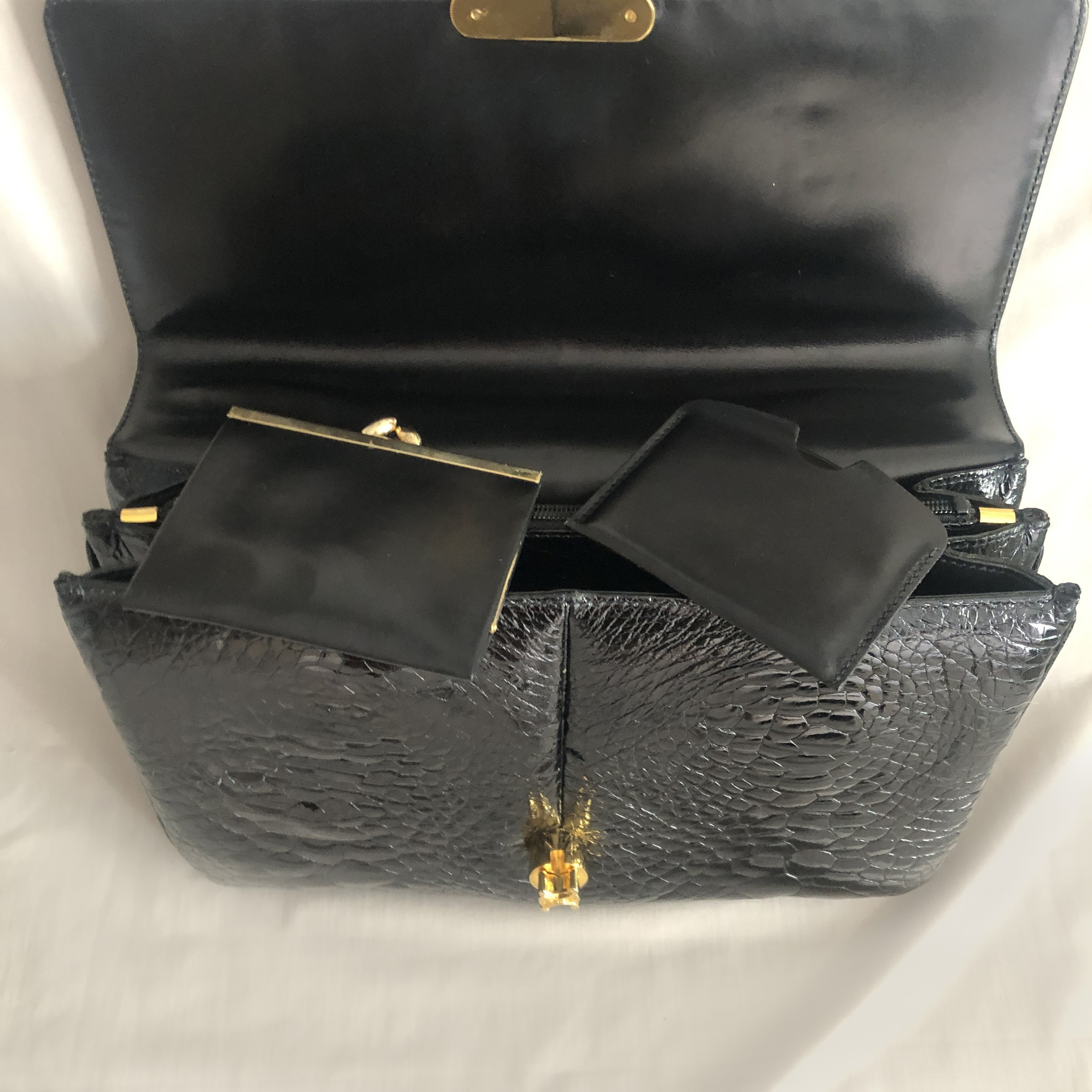 T-bag. Современнные и актикварные украшения в Барселоне, Москве и Санкт-Петербурге