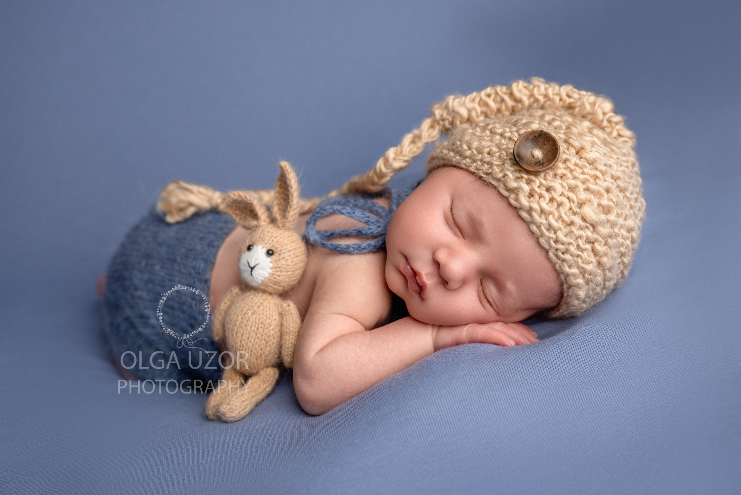 Newborn photo session Stevenage, Hertfordshire. Photographer. Stevenage, Hertfordshire family, maternity and newborn photographer