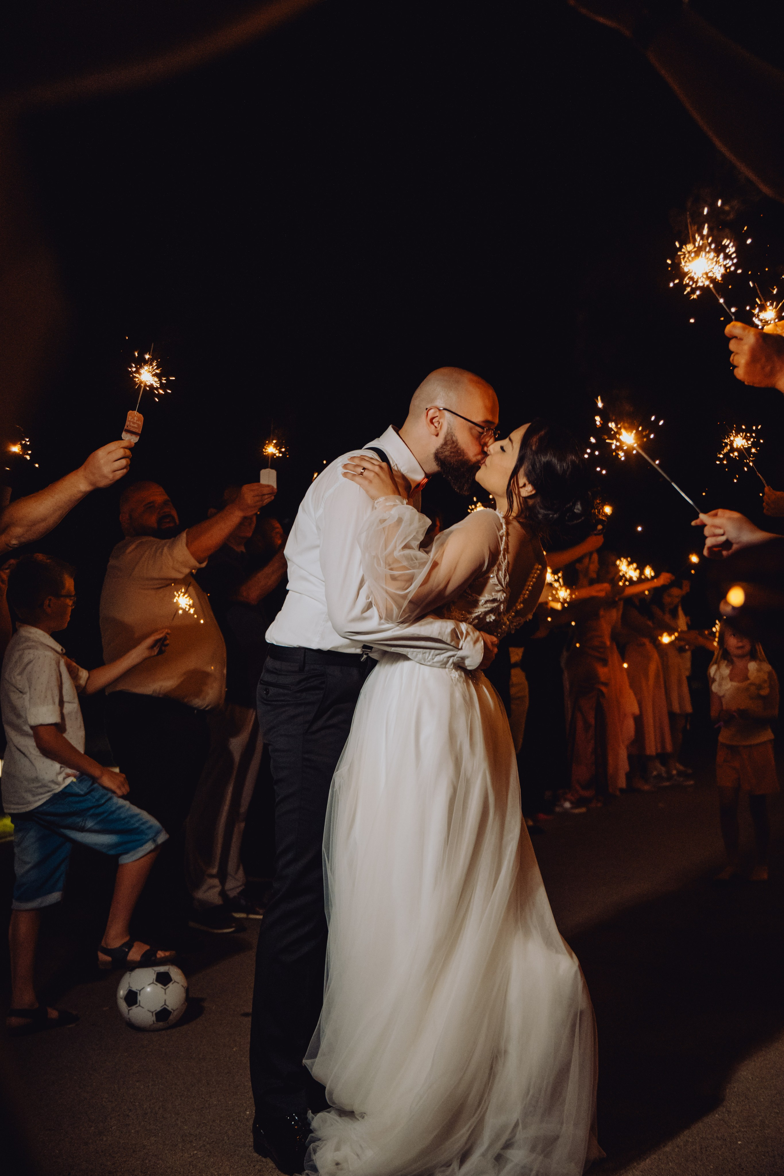 Moise & Delia. Wedding & couple photographer from Romania Rut Vetan
