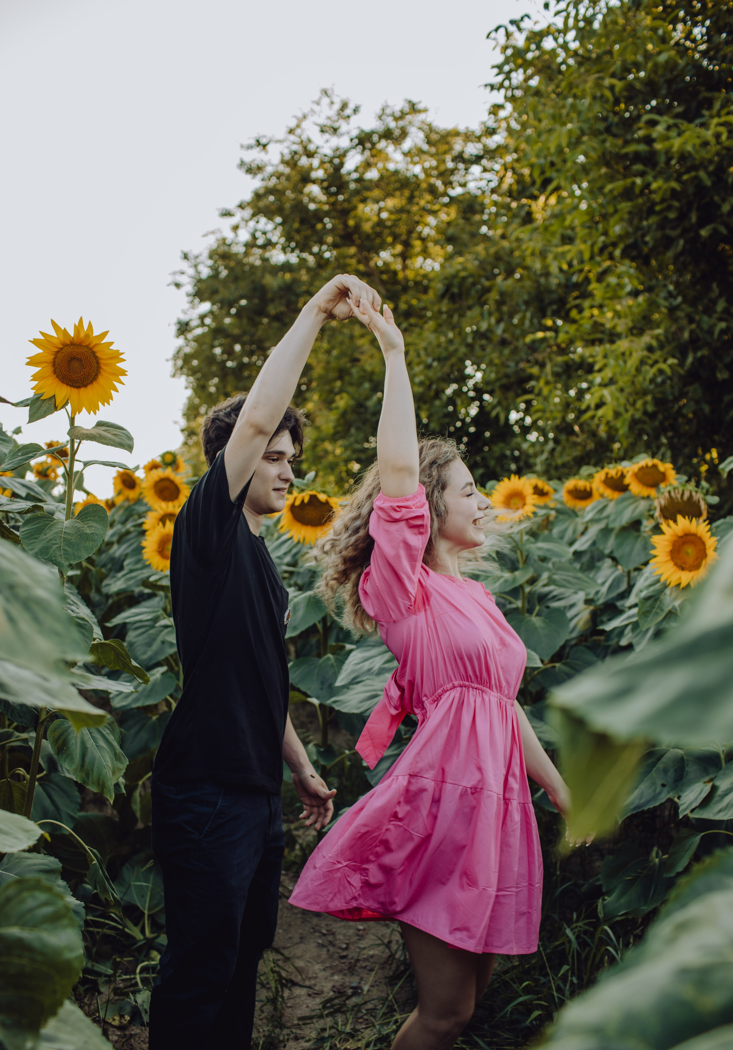 Raul & Larisa. Wedding & couple photographer from Romania Rut Vetan