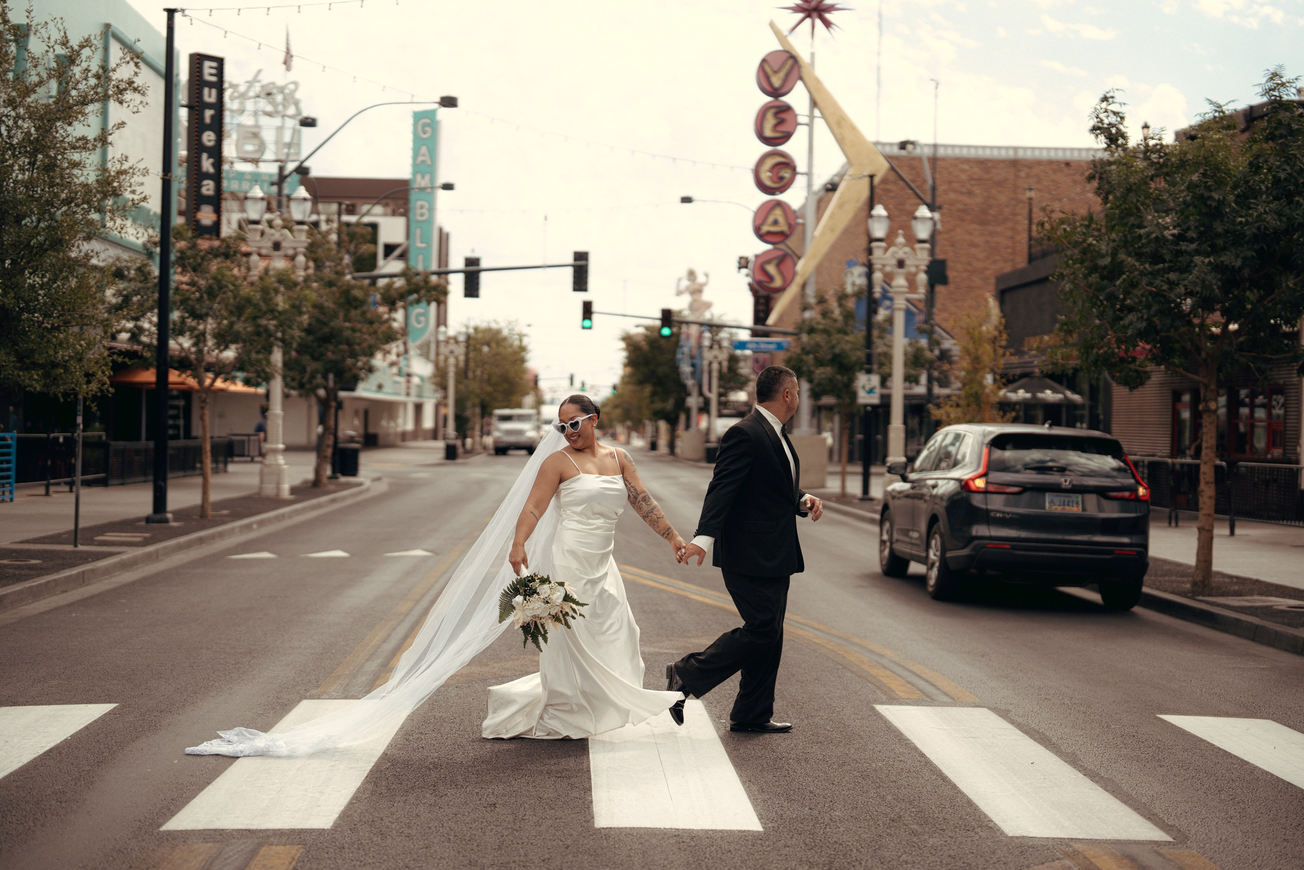 Noelani&Alex. Wedding & elopement photographer Viktoriya Kravtsov. Las Vegas