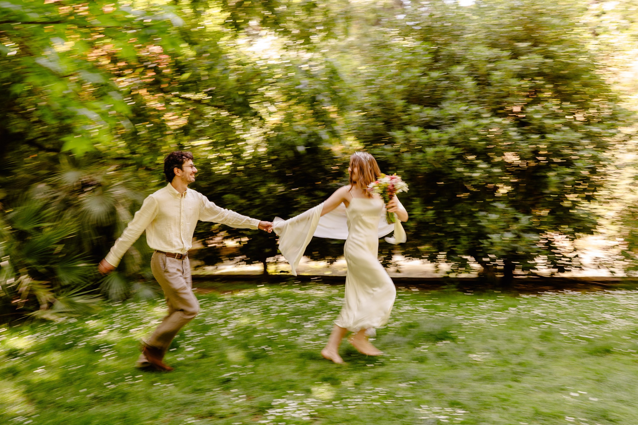Elopement photoshoot in Madrid. Madrid Photographer for Proposals, Engagements & Families | Anya Petrova