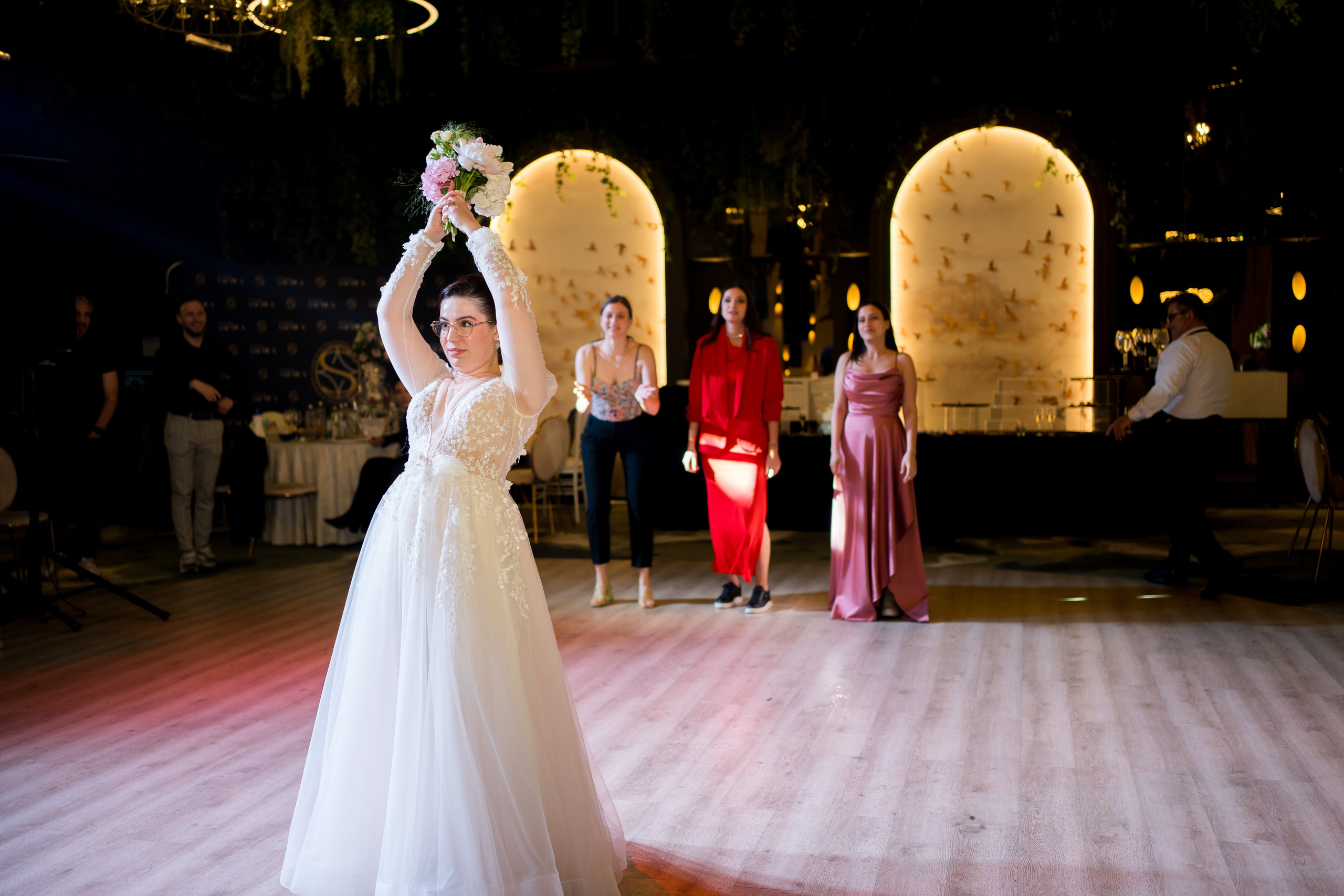 PARTY. Gabriel Florea — Fotograf nuntă București