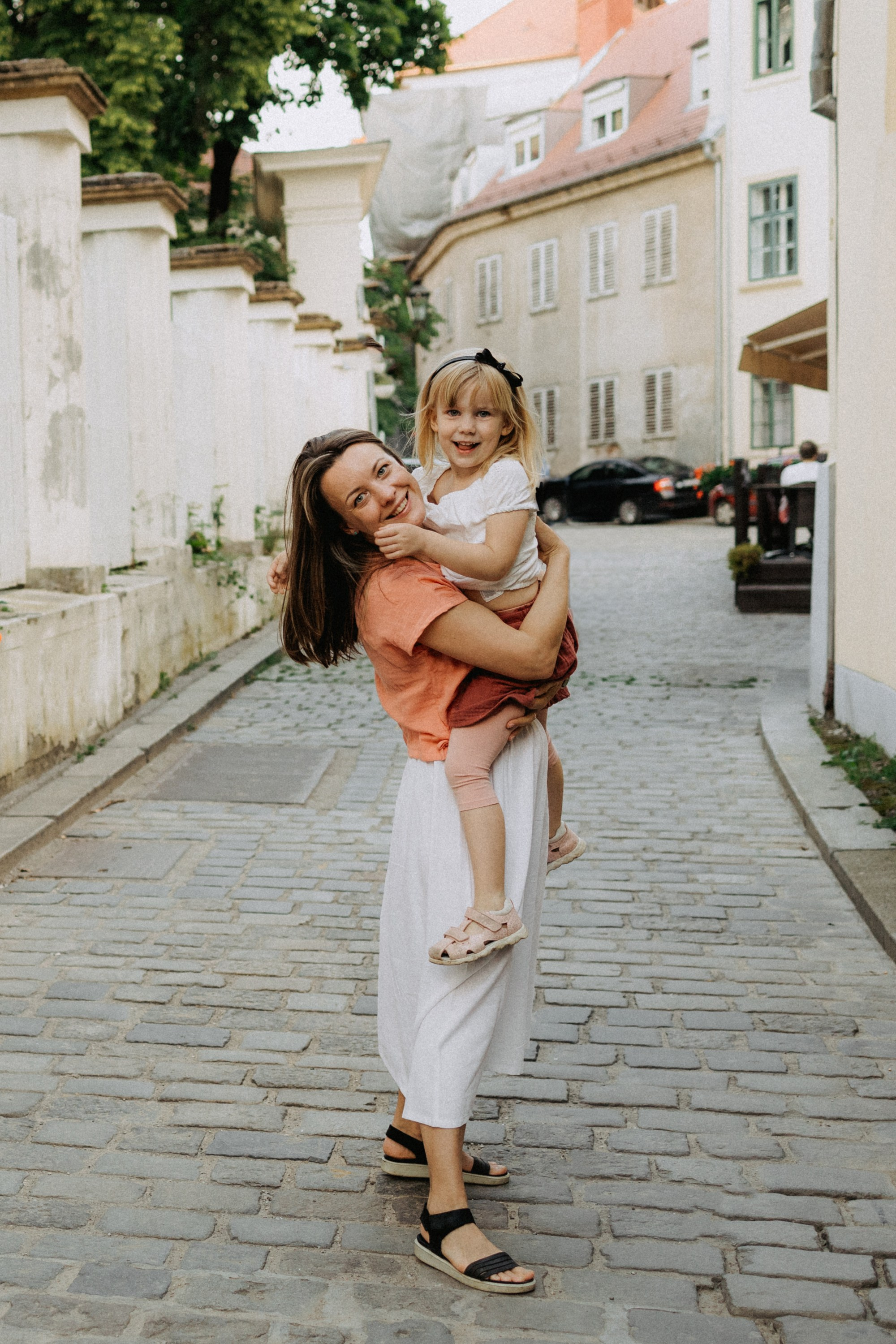 Family in the city. Elena Gorobets. Photographer in Zagreb
