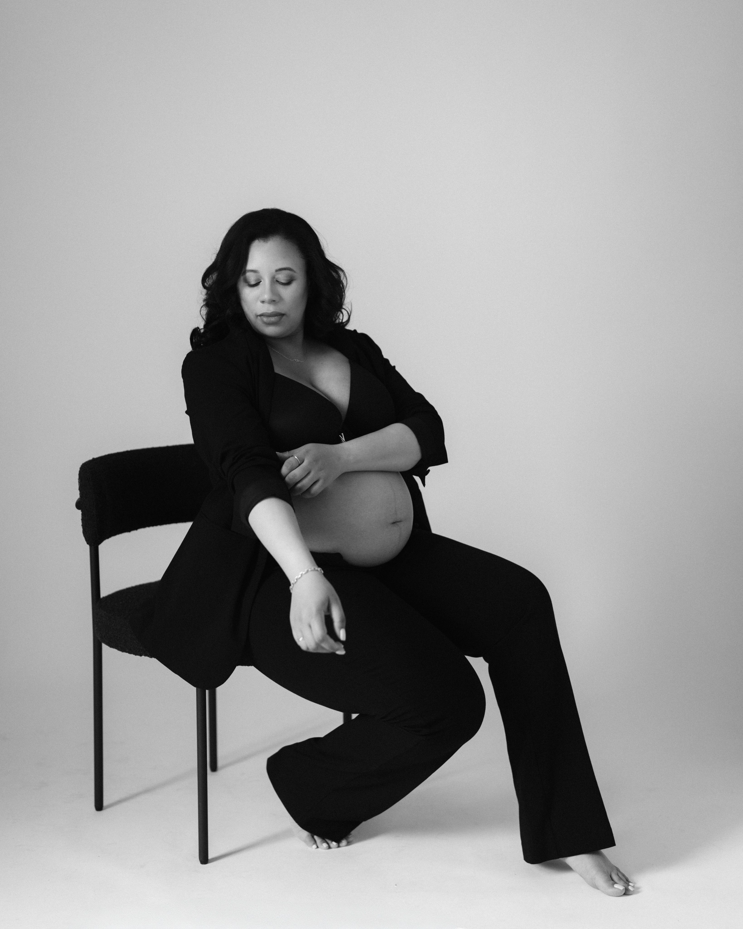 Nadia. Modern maternity photographer in Long Island New York