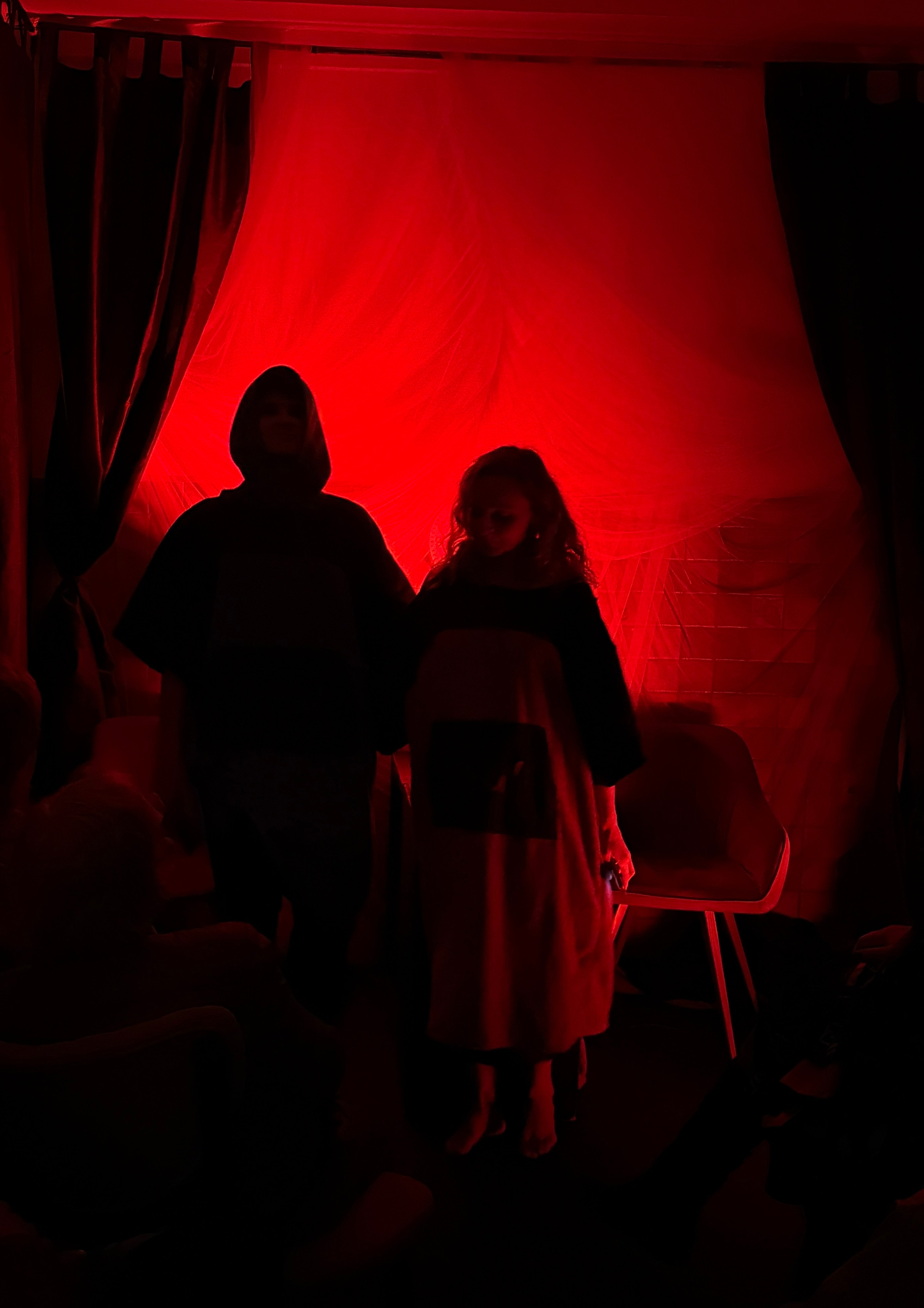 Фоторепортаж вистави у Будві. Портретний фотограф Альона Новгородцева