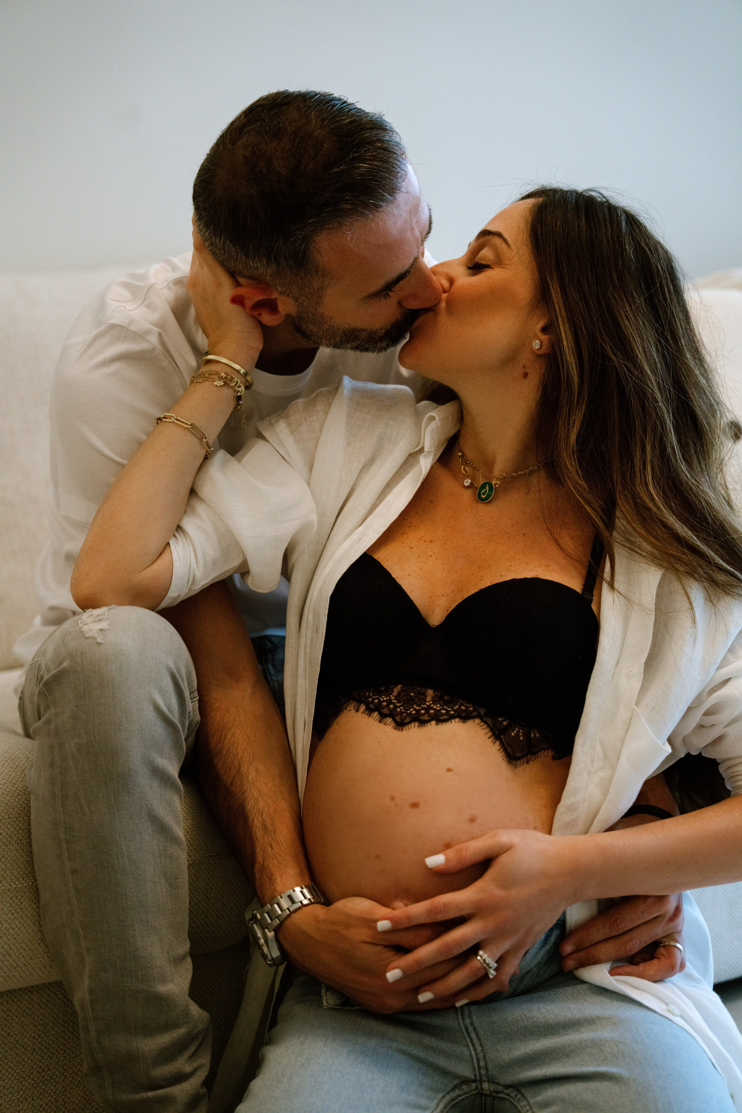 Cozy home session. Angela Iakovleva — Family Photographer in Dubai