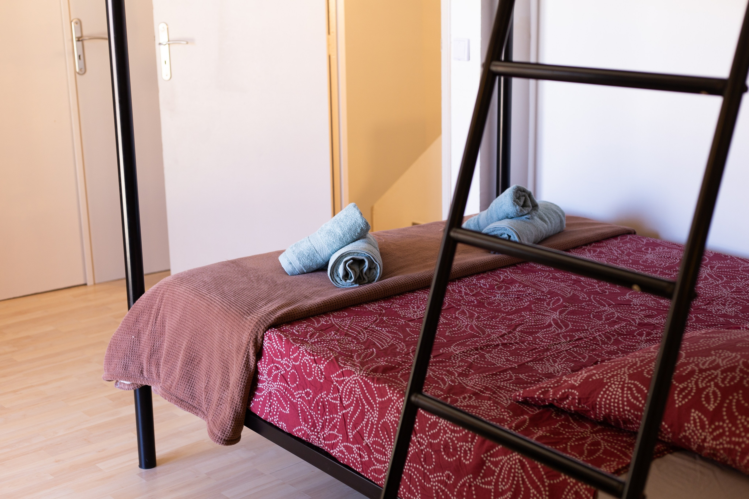 Photographie immobilière professionnelle – Location saisonnière | Happy NB – Vienne (86). Photographe professionnelle à Poitiers, Tours et Châtellerault | Studio photo entre Poitiers et Tours – portraits, familles, entreprises, ma