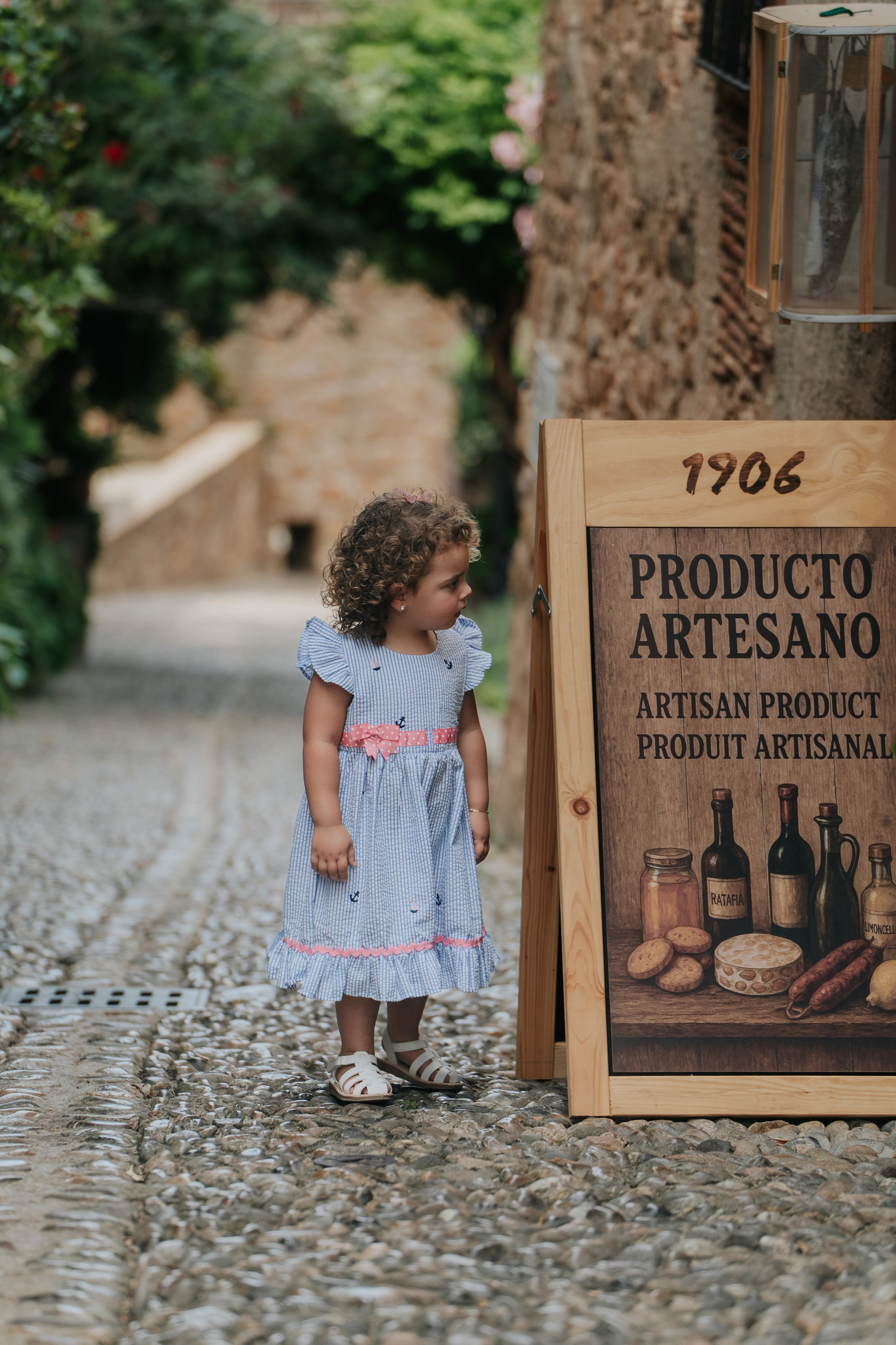 Barcelona Family Photoshoot — Family Photographer in Barcelona. DiaFoto — Wow Photographer in Barcelona | Premium Barcelona Photoshoot Experience