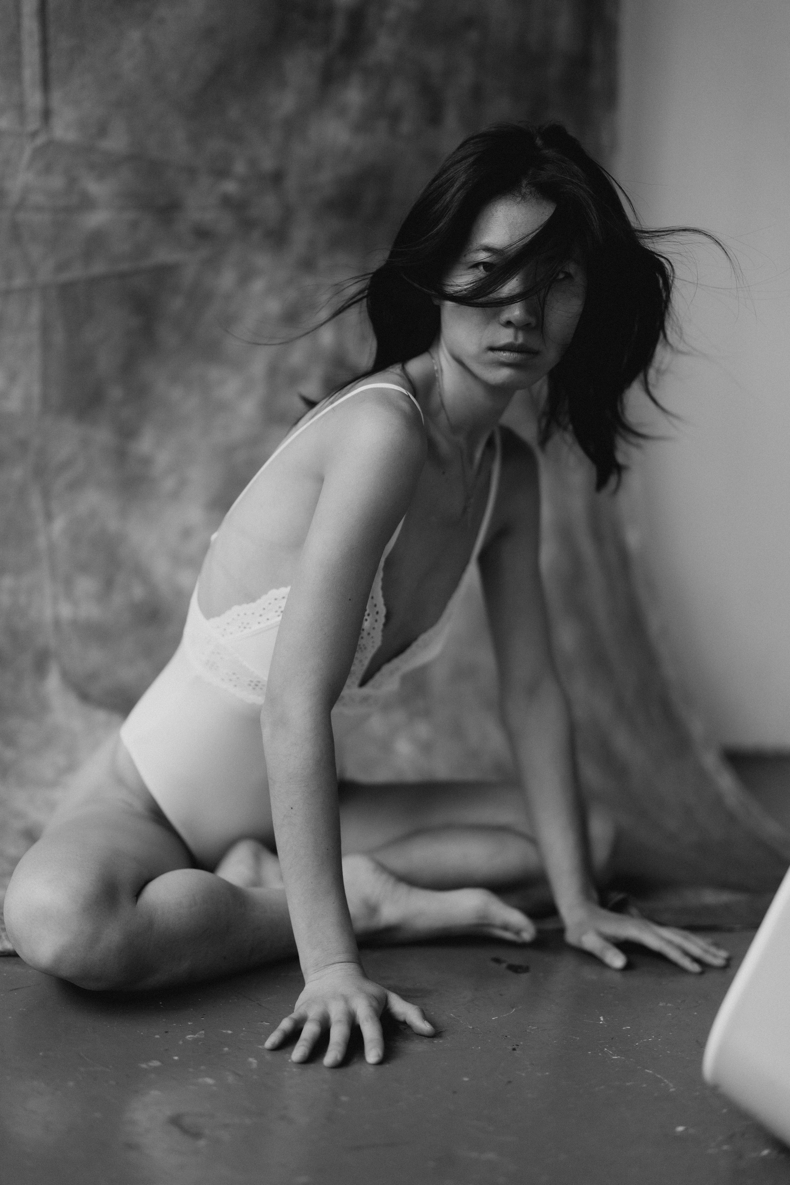 Yugi Studio. Modern maternity photographer in Long Island New York