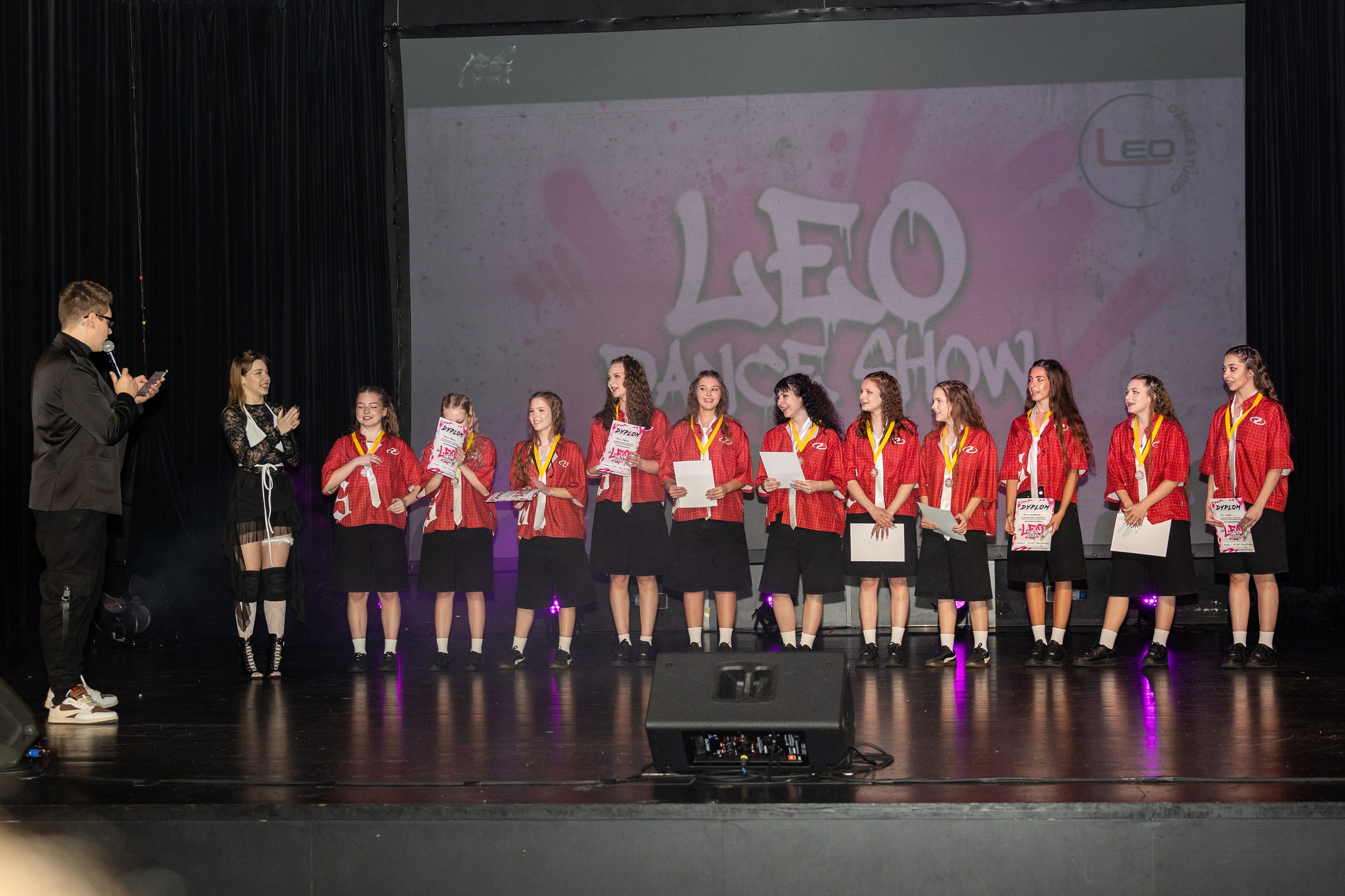 LEO DANCE SHOW WINTER 2025. Семейный и детский фотограф в Варшаве Мила Бобровская