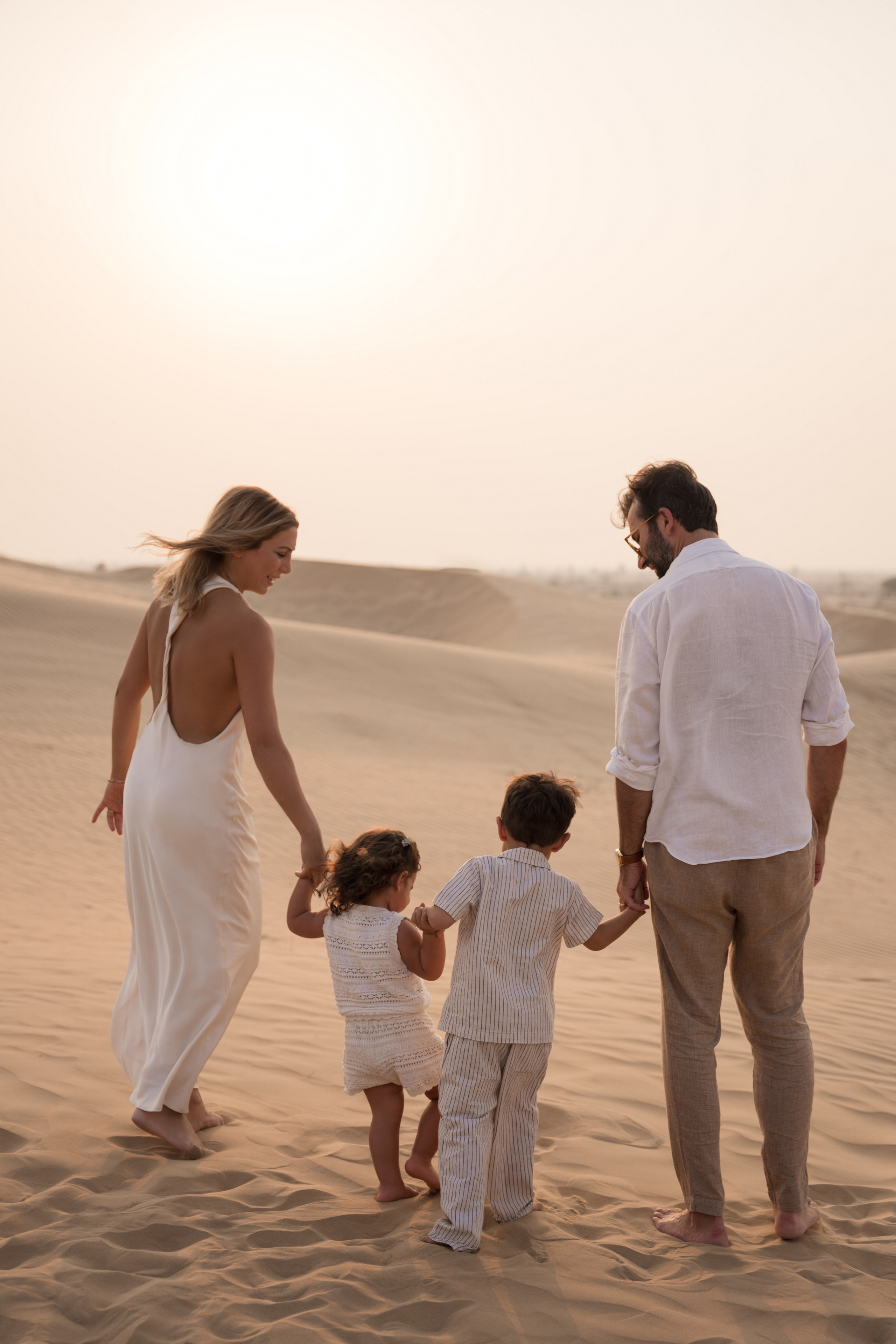 Sun, sand & family. Angela Iakovleva — Family Photographer in Dubai